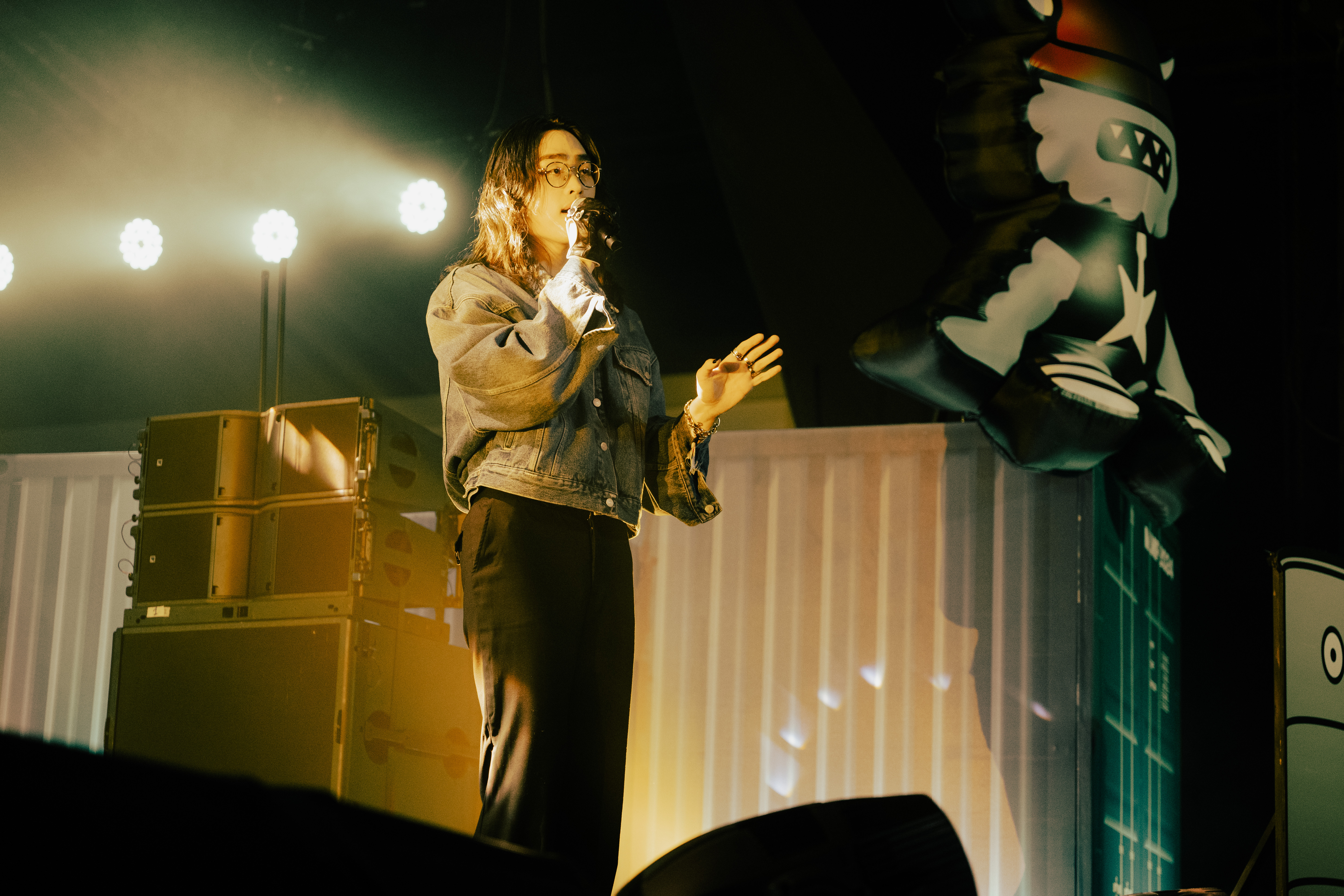 鶴The Crane於11月2日登上泰國曼谷市中心最大的音樂盛事之一「Monster Music Festival」演出。（The COSMOS提供）