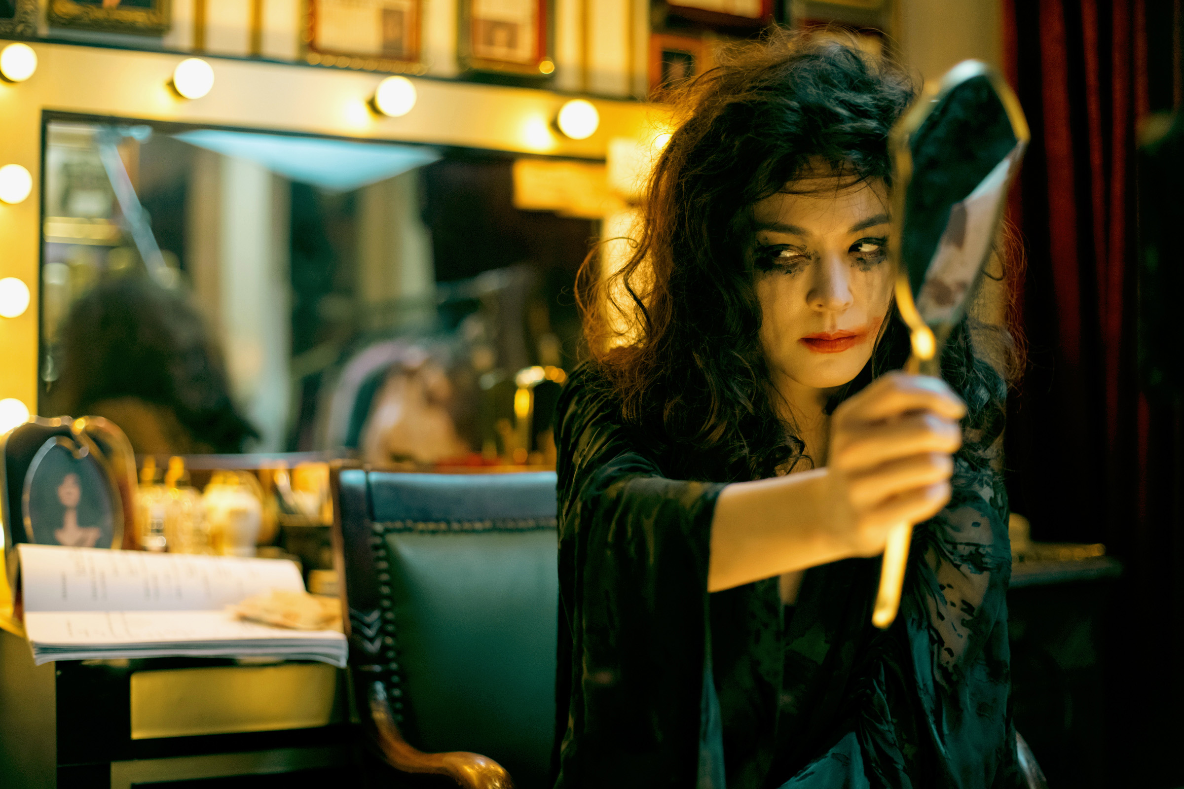 《鬼才之道》中張榕容飾演刀子嘴，但心地非常柔軟的厲鬼天后。（牽猴子提供）