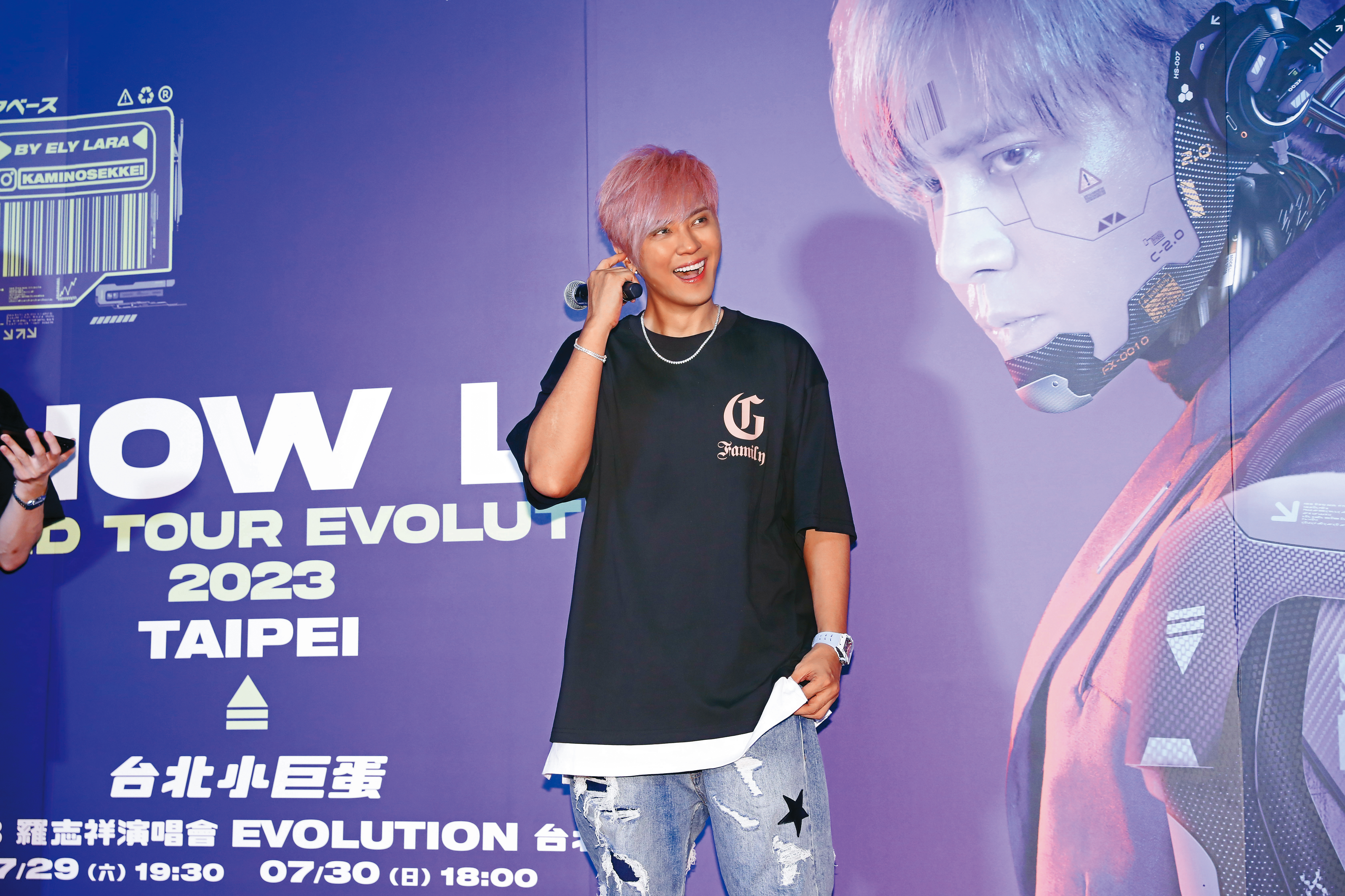 陳沂因評論羅志祥3拍5抱是「賣淫小模」，遭提告一戰成名。