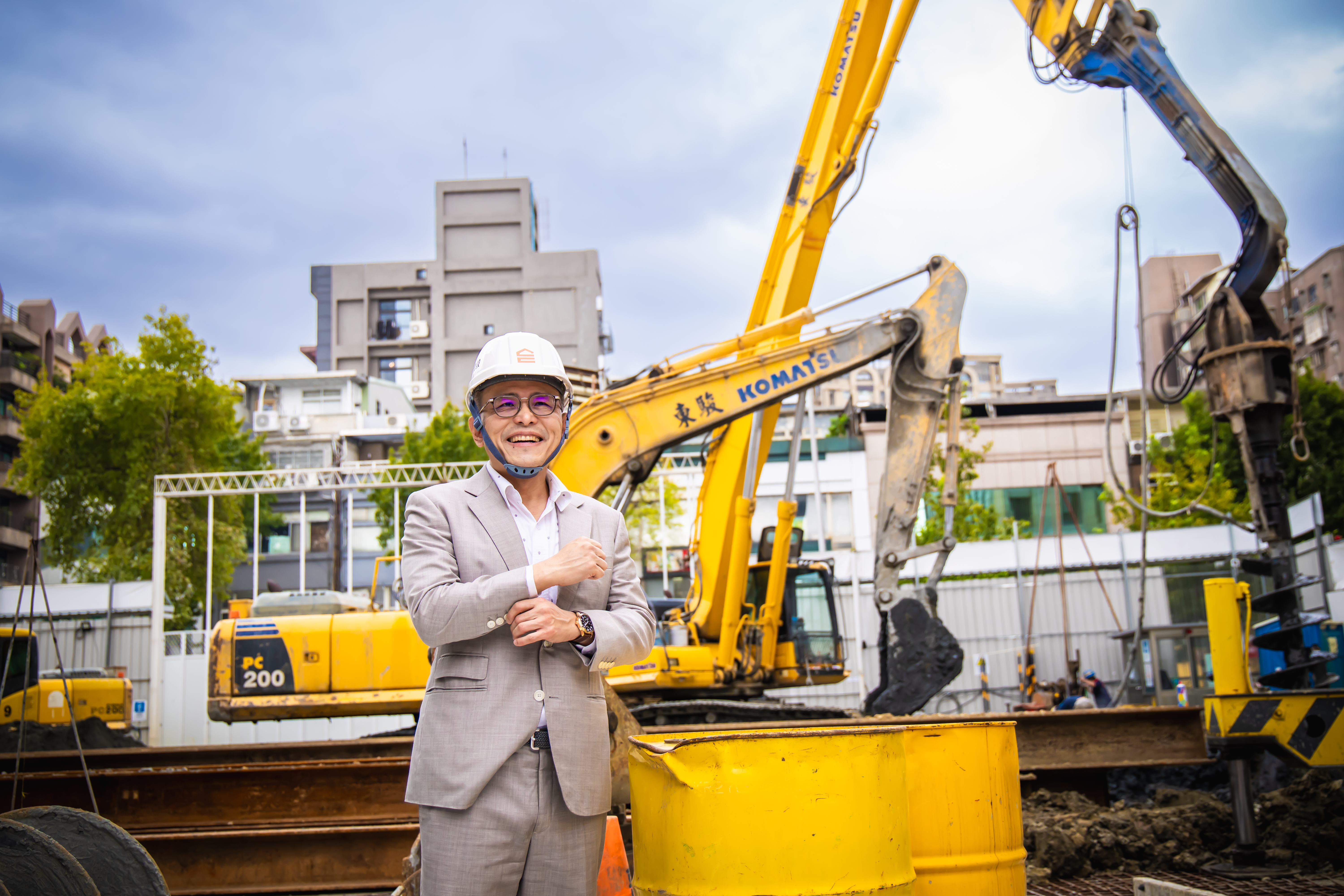 有深厚土地開發底子的蔡錫全，創業12年便累積了20個案子，去年推案近80億元。今年他進軍殺戮戰場北士科重劃區，要用產品力與品味做出差異化。
