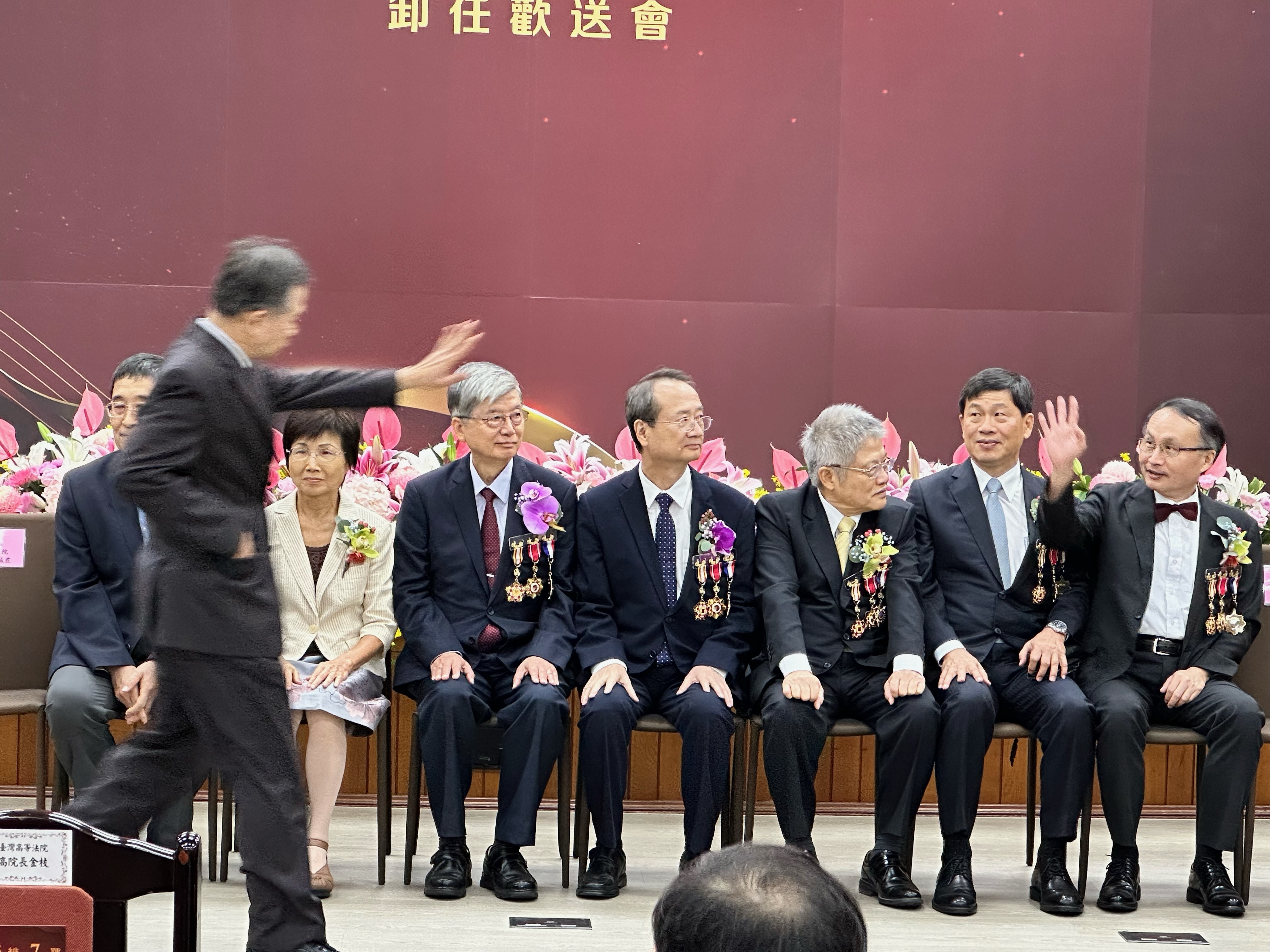 大法官黃昭元(右起)、黃瑞明、許志雄、許宗力、蔡烱燉、張瓊文及詹森林等7人即將卸任。