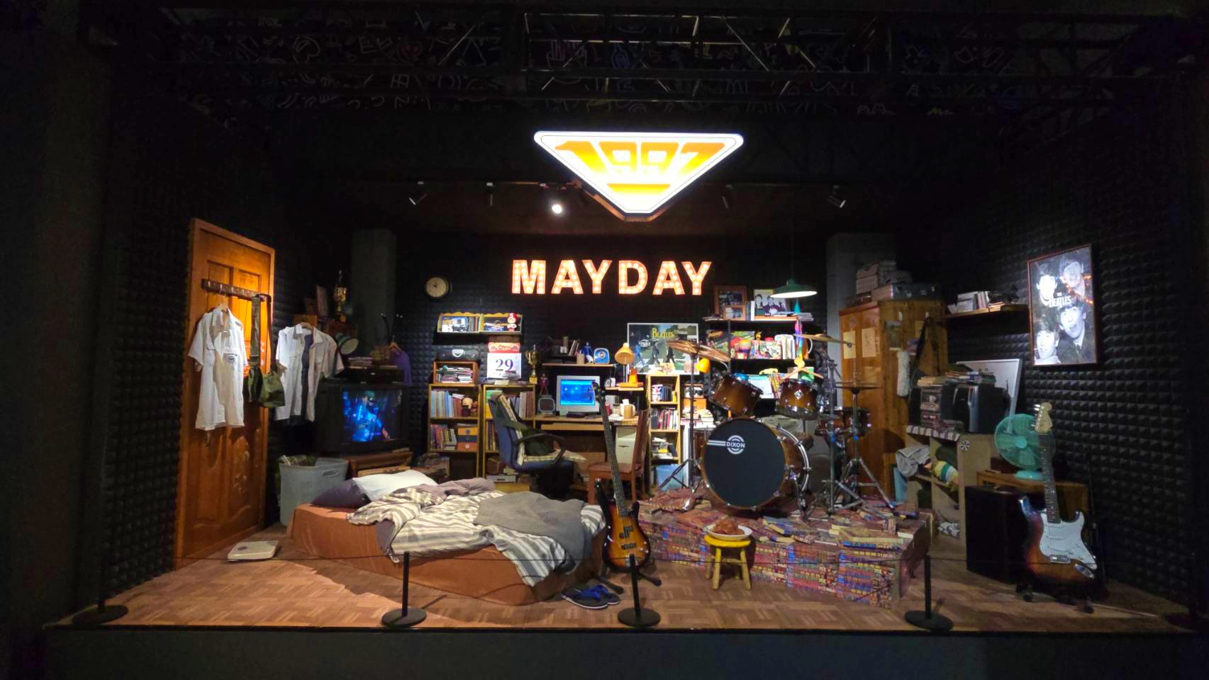 五月天MAYDAYLAND展覽猶如時空隧道,帶領歌迷體驗五月天成長歷程。