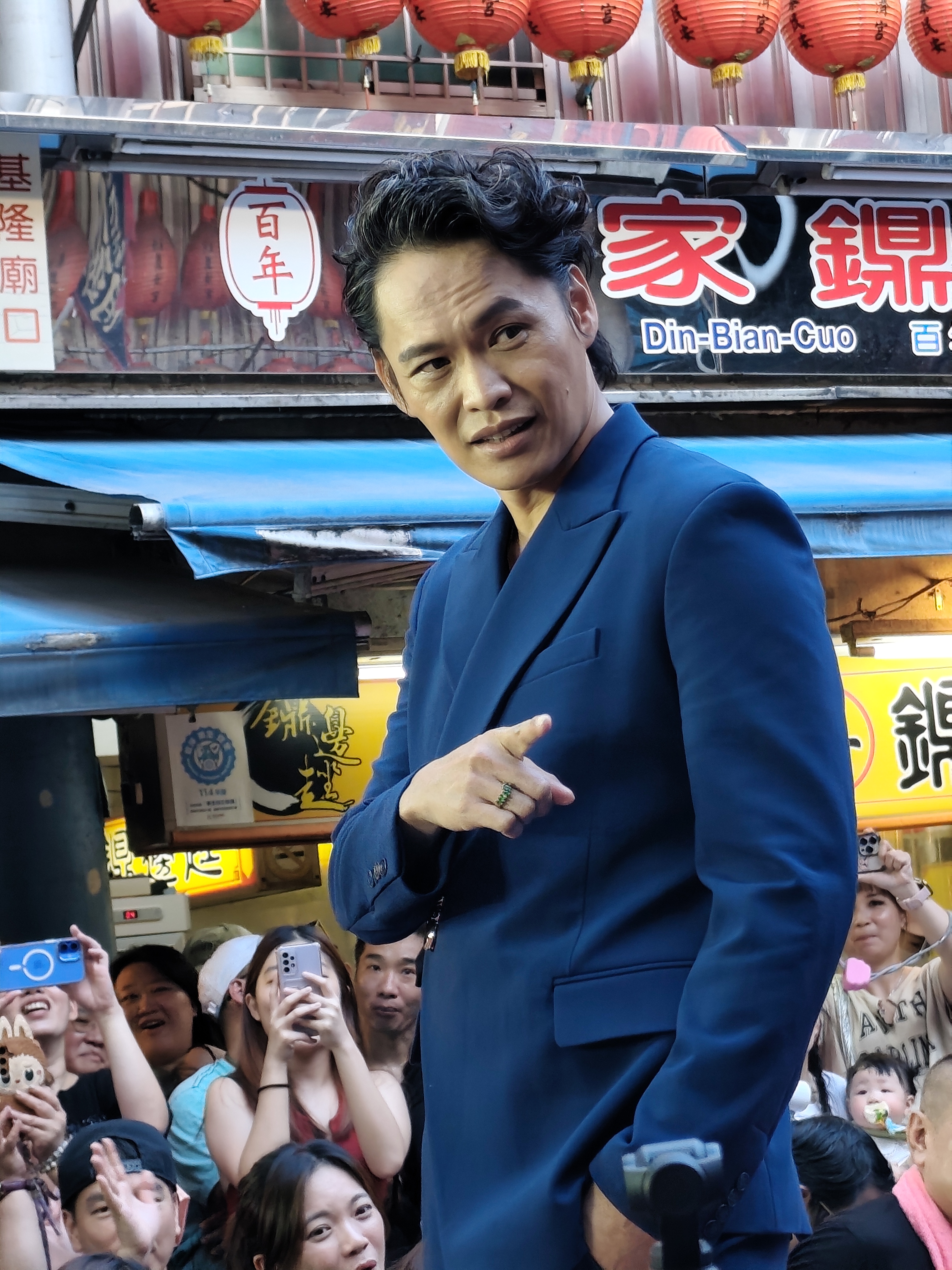 黃鐙輝飾演財大氣粗的南部幫派中堅份子,表示丈母娘萁媽最喜歡高捷飾演的「貴董」。