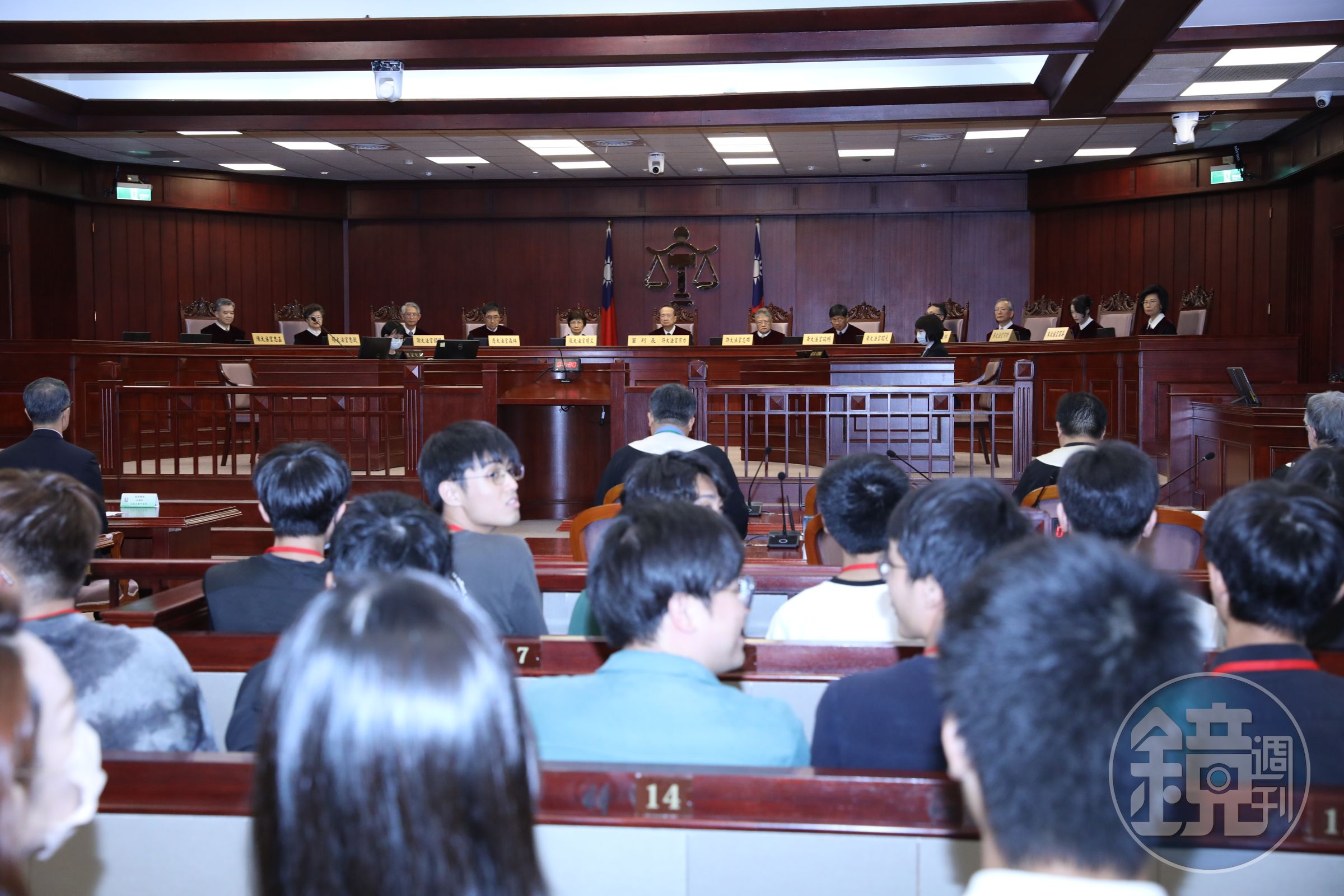 憲法法庭限縮死刑合憲,法務部指出,死囚仍應按規定收容,無釋放人犯問題。