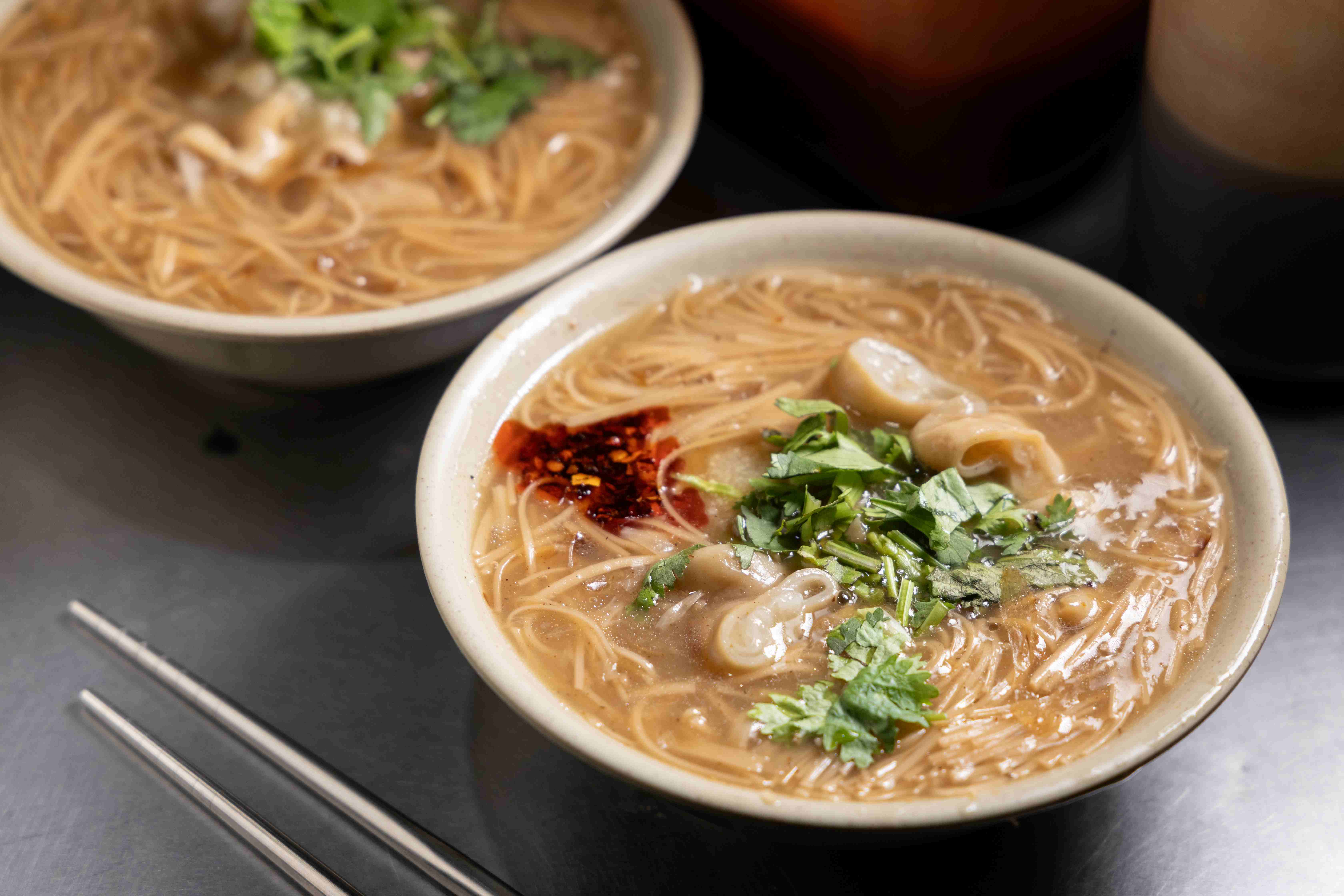 這裡只賣一味「大腸麵線」，滋味濃厚，令人懷念。（60元／小碗、70元／大碗）
