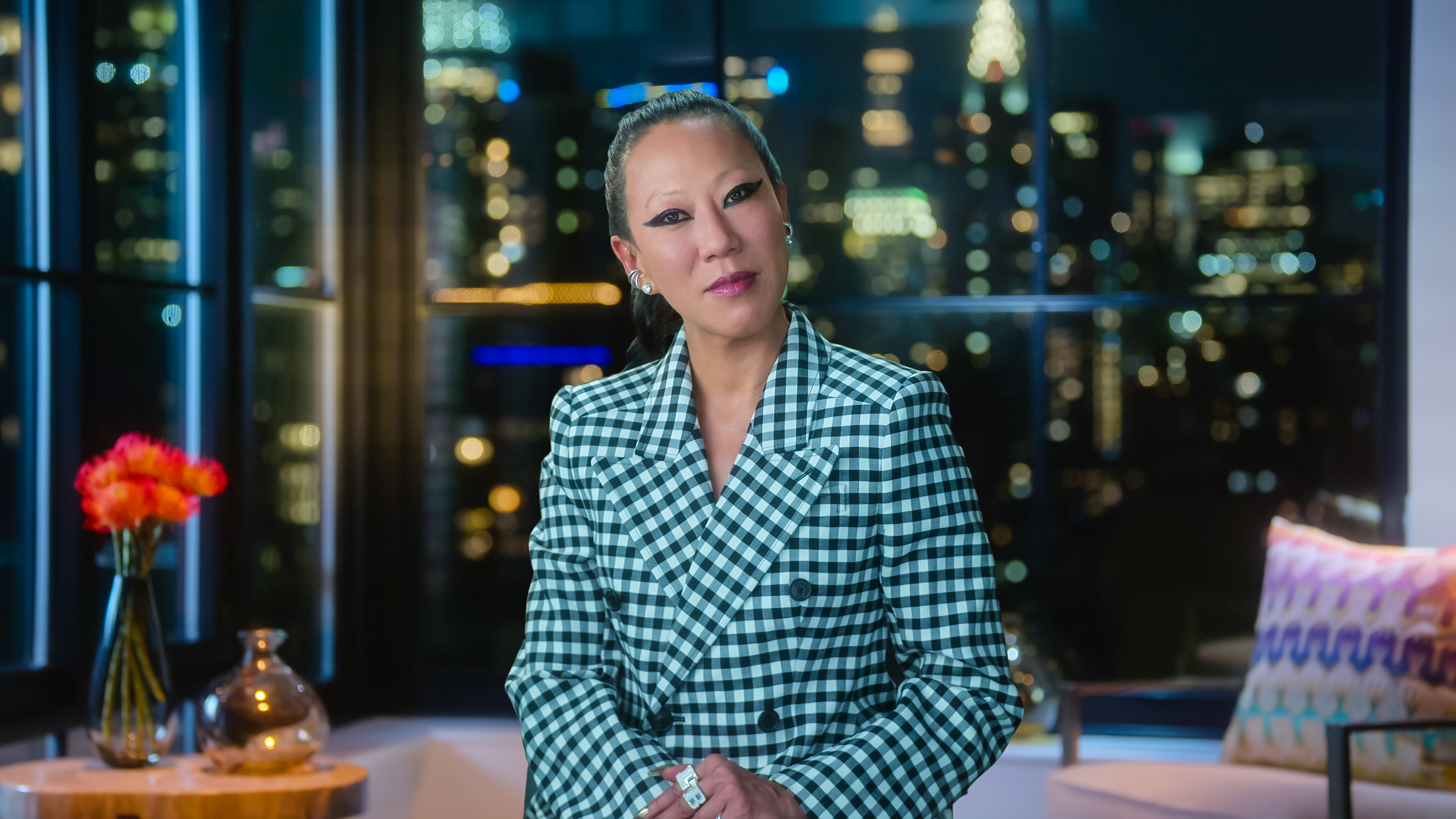 來自新加坡的珠寶設計師林恩，因滑雪意外開腦失敗，不幸去世，成為《璀璨帝國》系列班底第2位離世的成員。（Netflix提供）