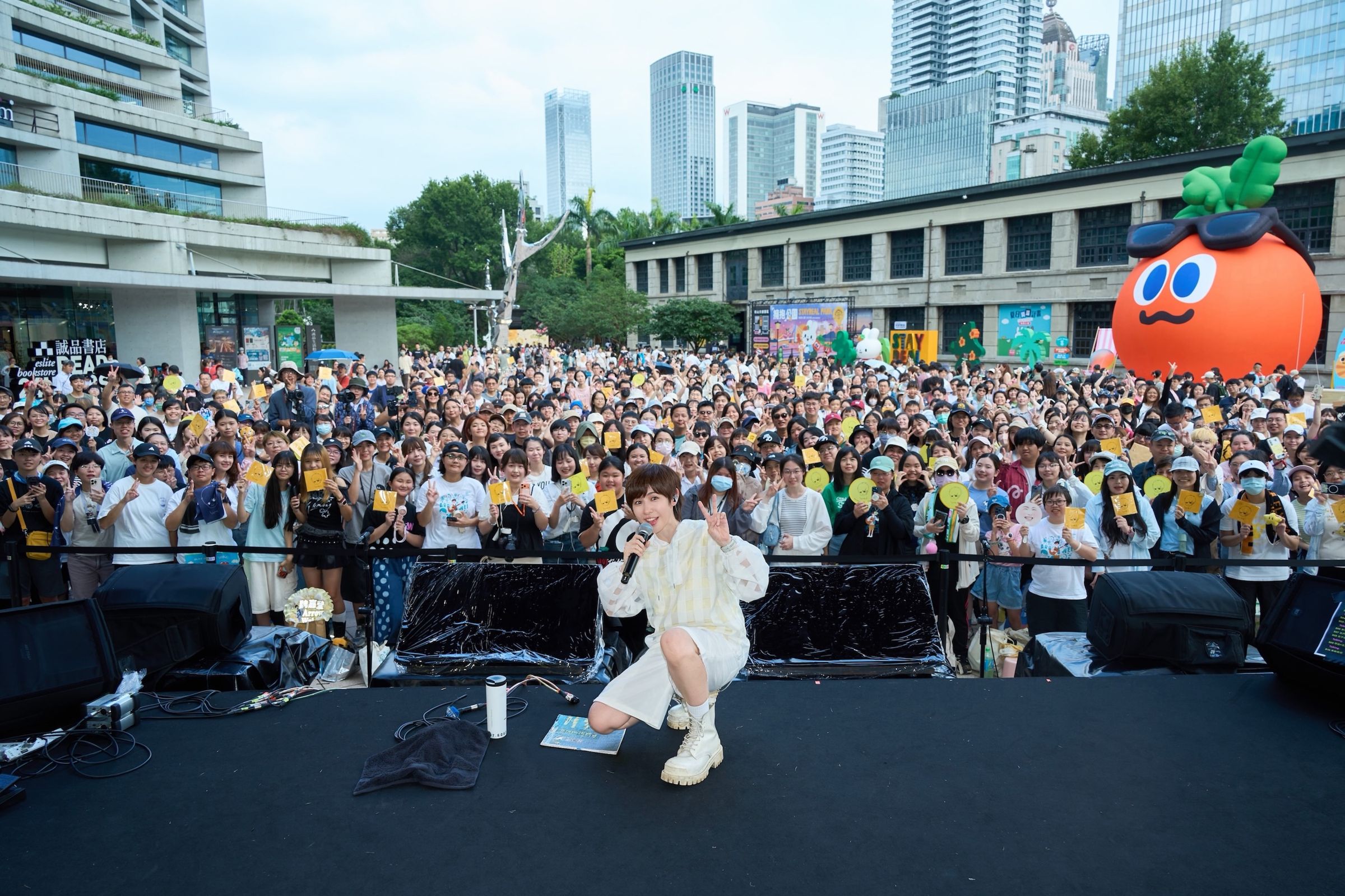 小魏魏嘉瑩隨身即可拍蒐集「奇奇與蒂蒂」夏日回憶。（相信音樂提供）