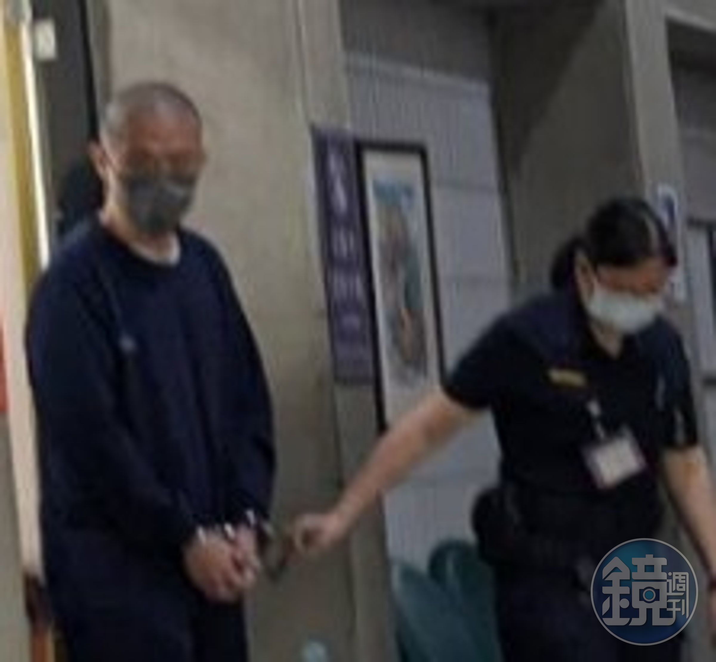  陳男聽完宣判後走出來，狠狠朝媒體方向怒瞪 。