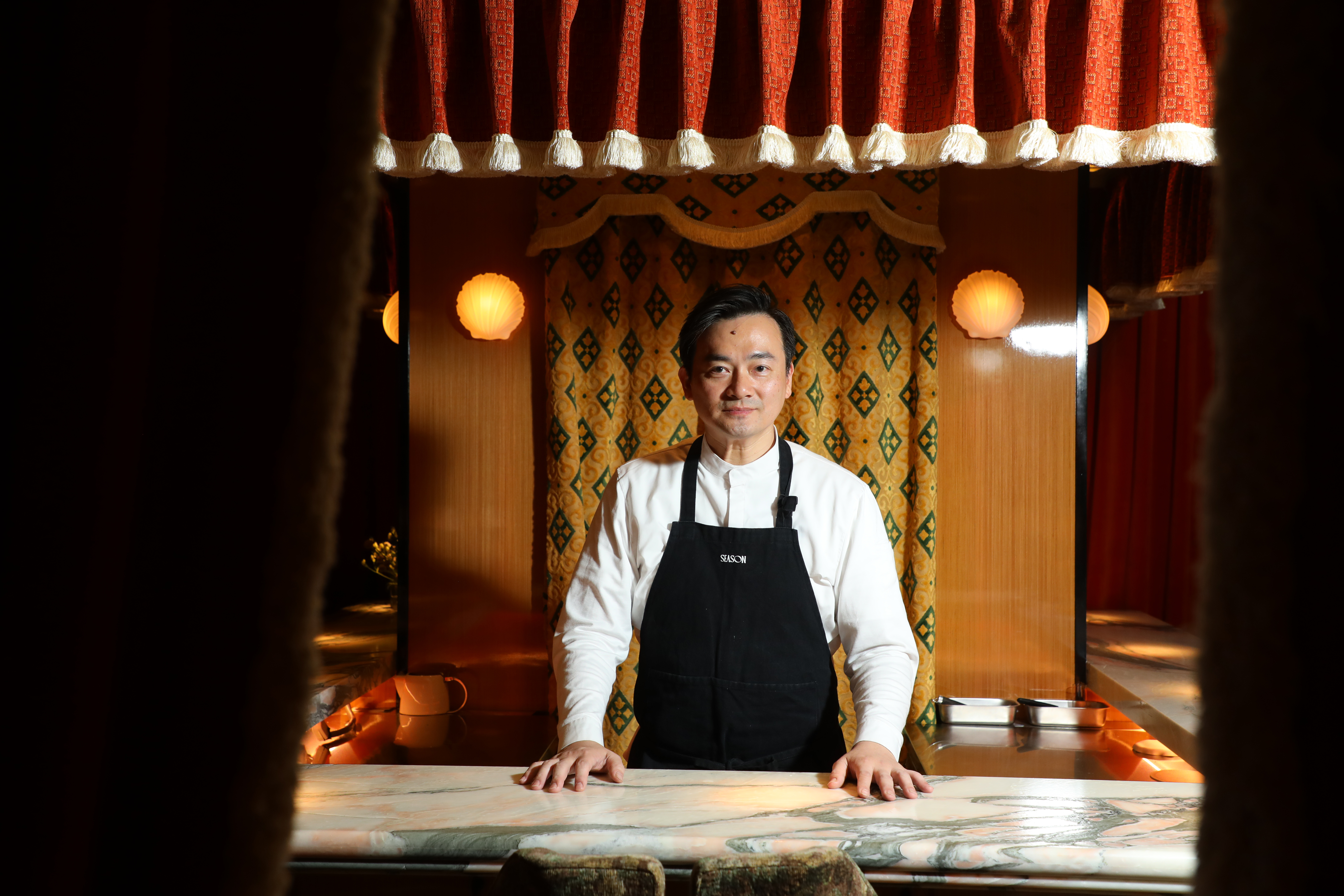 投入甜點界近20年的主廚洪守成（Season），花費半年，把十多年店面砍掉重練，也為自己的職涯按下重啟鍵。