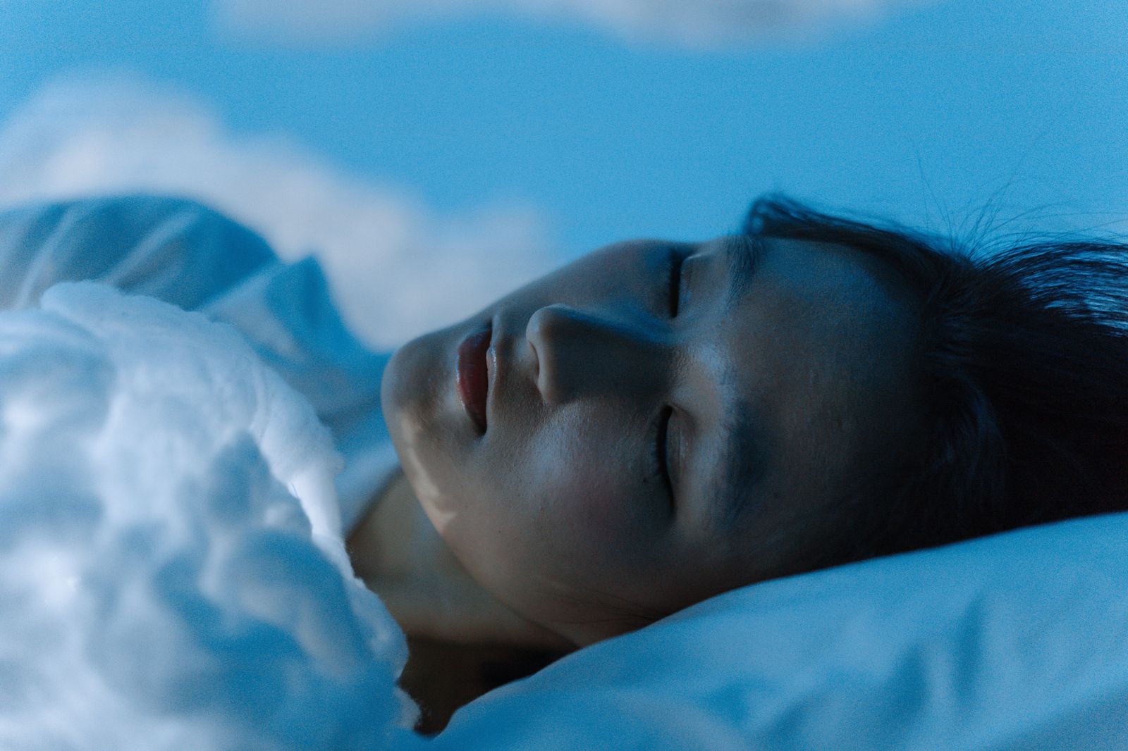 女鬼索命是大吉!命理師曝農曆七月「10大發財夢境」 被鬼追、見棺材都別怕