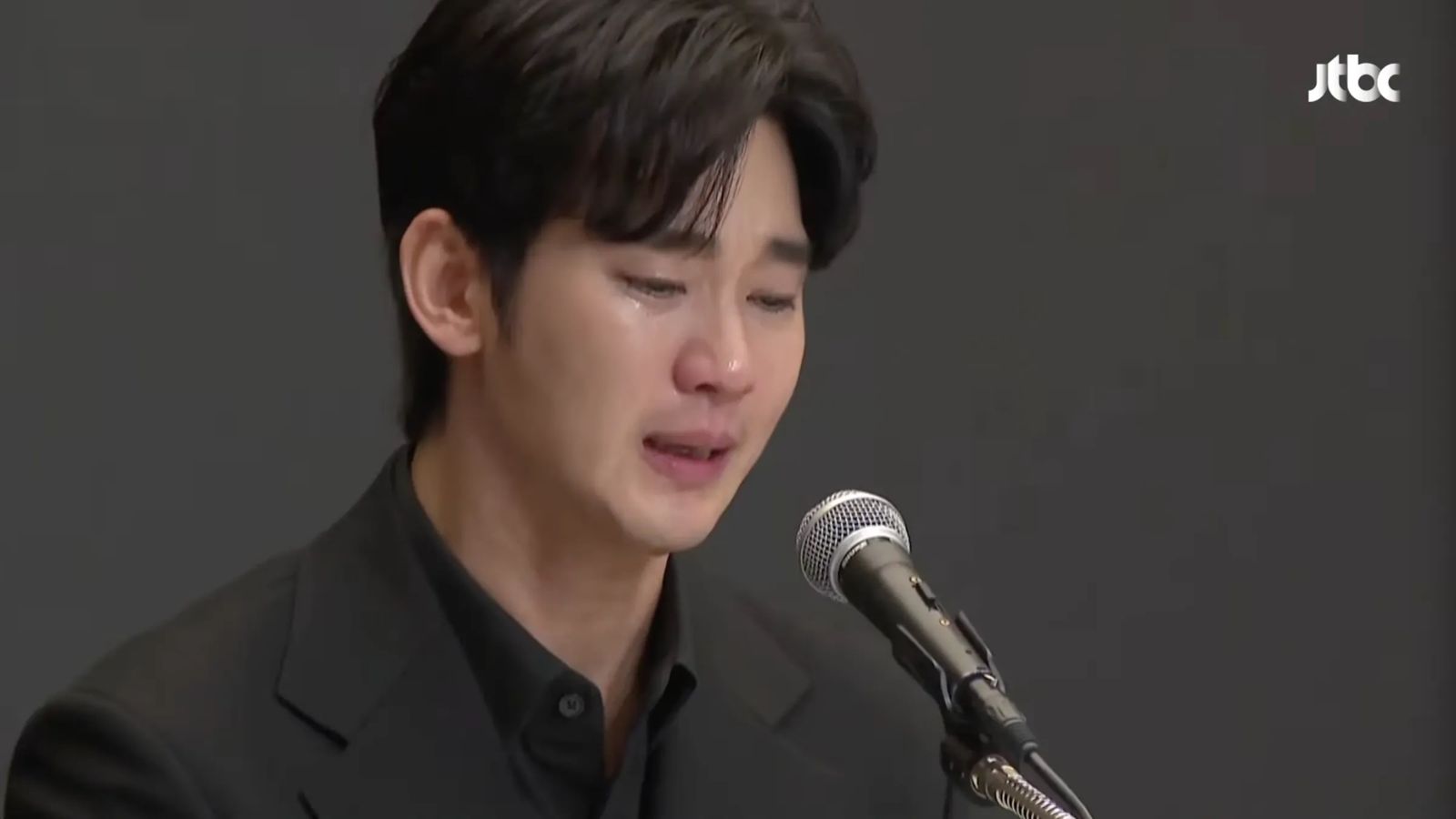 捲已故金賽綸「未成年戀」羅生門 金秀賢拒賠6800萬違約金:絕無伸魔爪