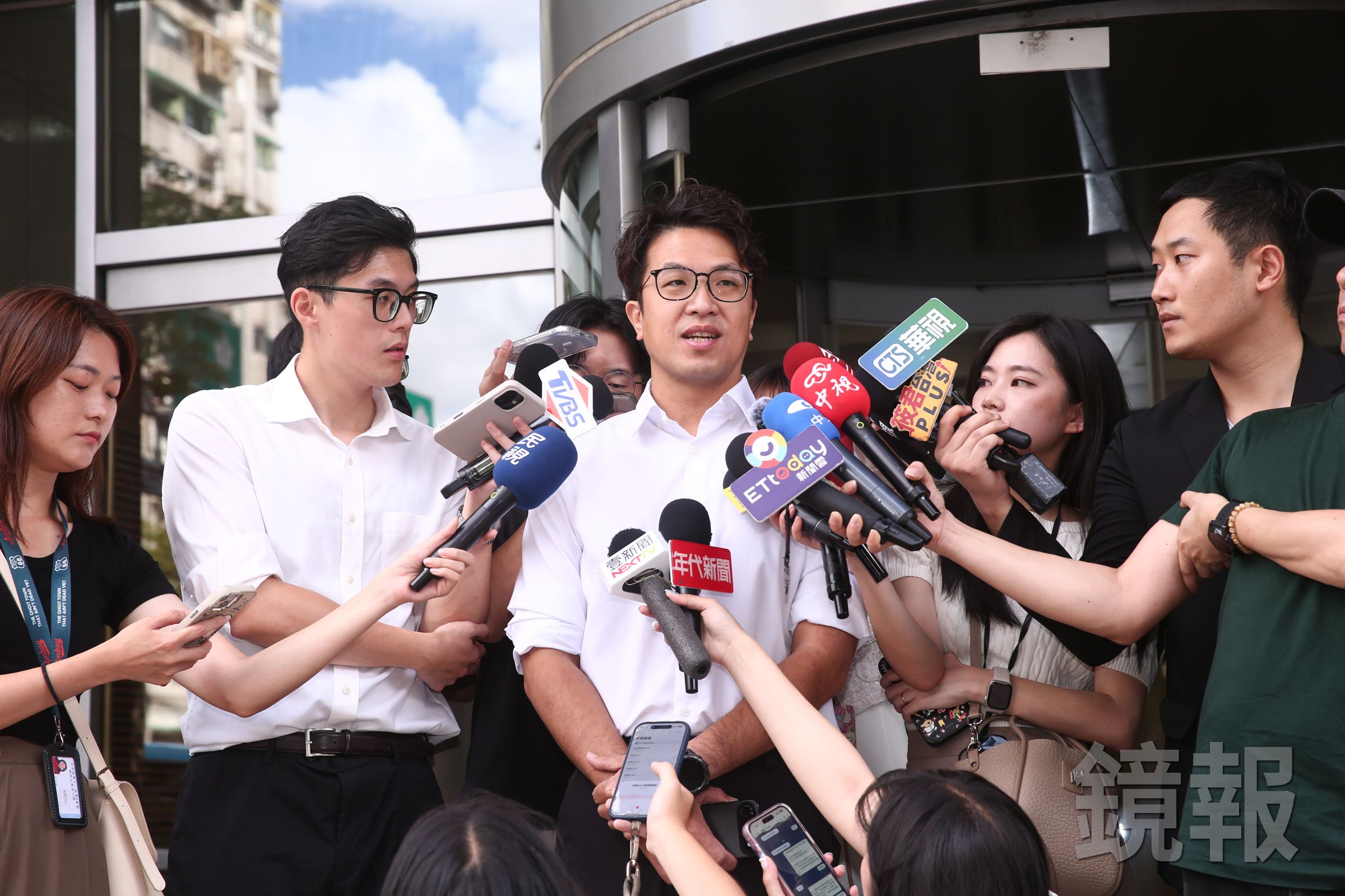 沈伯洋今接受吳淡如專訪前被問及社子島阿嬤陳情被酸是臨演，他認為這已經是誹謗了。（鏡報李鍾泉）
