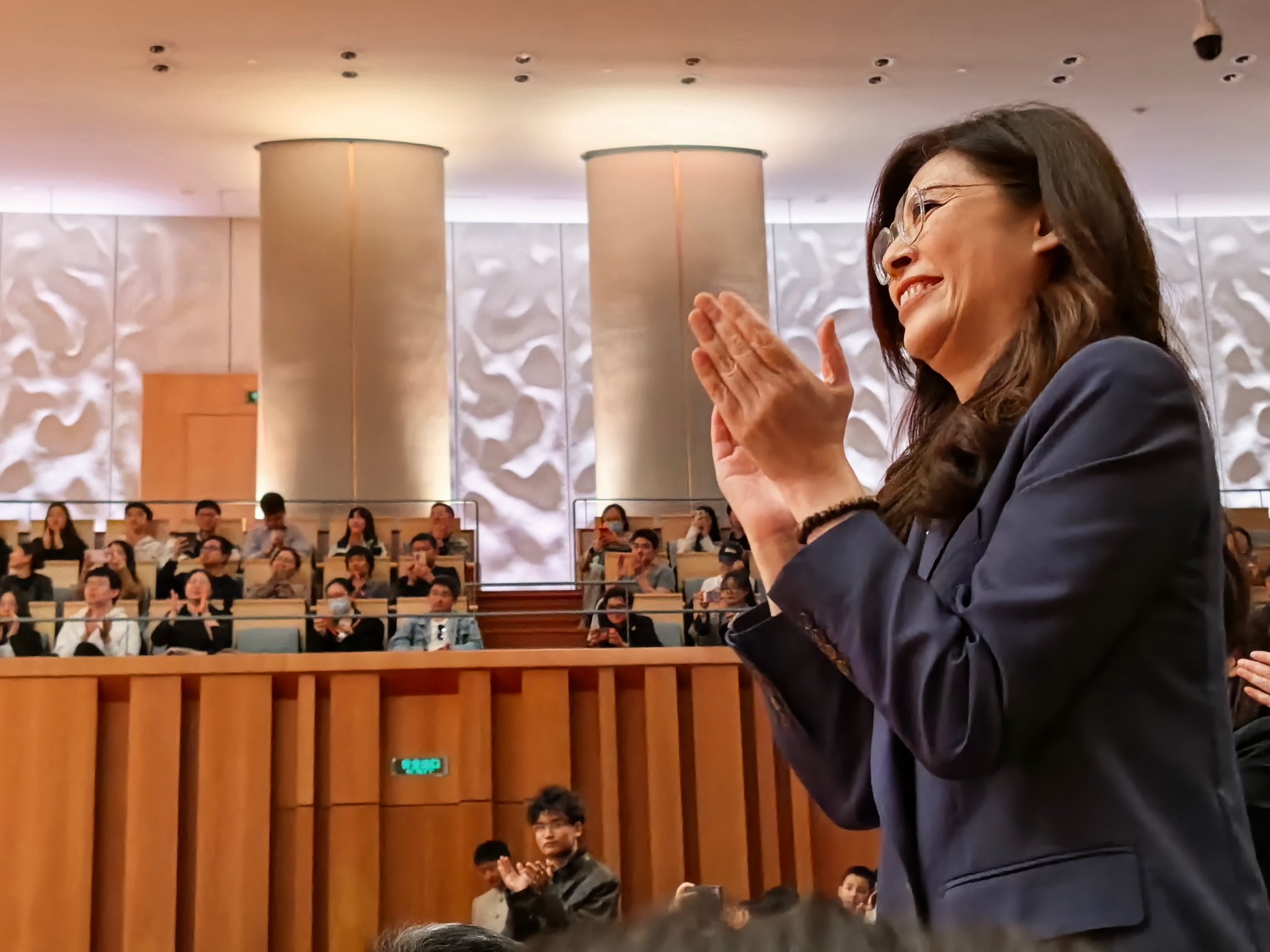 鄭麗文日前率國民黨高層訪中,480萬元費用由台灣民主基金會補助。(翻攝自鄭麗文臉書)