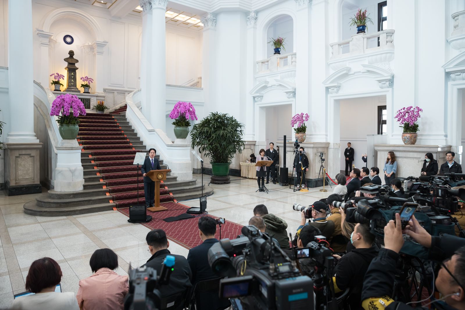 總統賴清德今在國安高層會議後主持記者會,說明因應川普上任後的台美關係策略方案。(總統府Flickr)