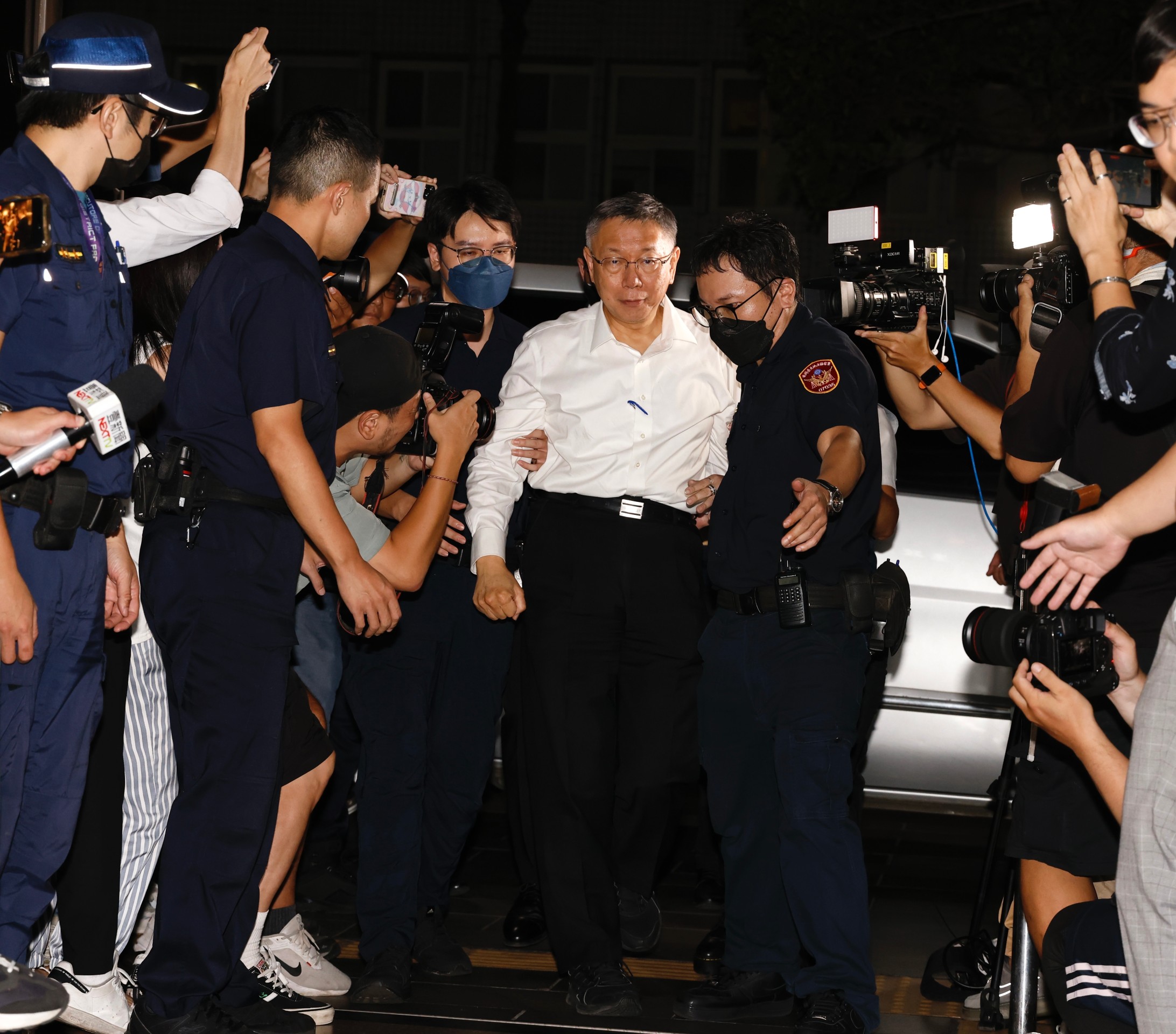 民眾黨主席柯文哲聲請提審失敗，可能遭聲請羈押。