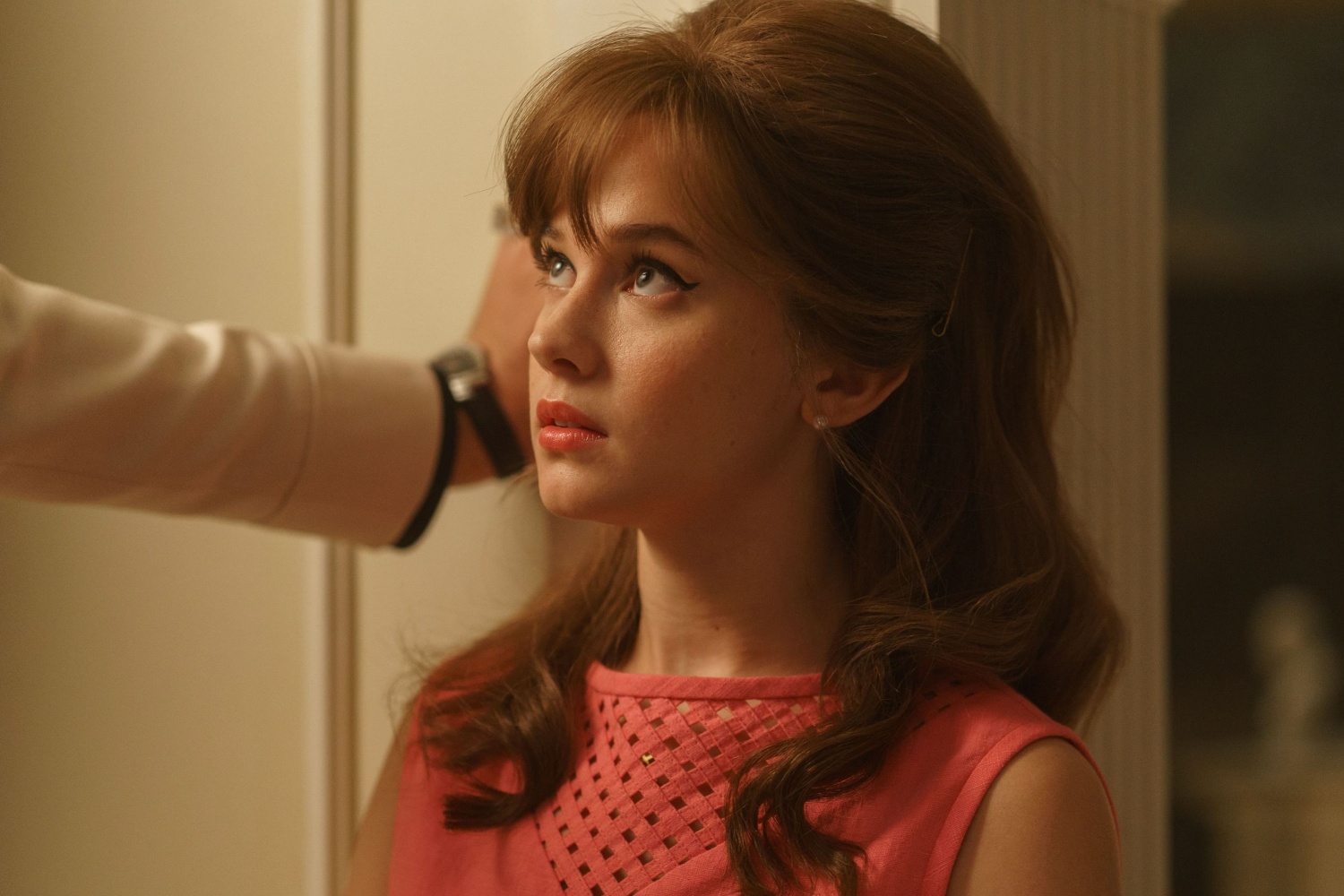 卡莉史派妮以25歲的芳齡，演出《貓王與我》奪下威尼斯影展的最佳女主角獎座。（車庫娛樂提供）