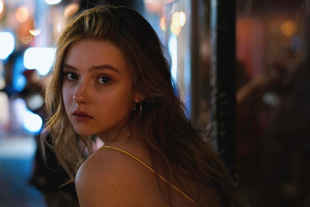 烏克蘭正妹YouTuber遭大量中國社群帳號盜用臉蛋和聲音，用來宣揚中俄友好言論，甚至販賣俄羅斯食品營利。（翻攝自Olga Loiek IG）