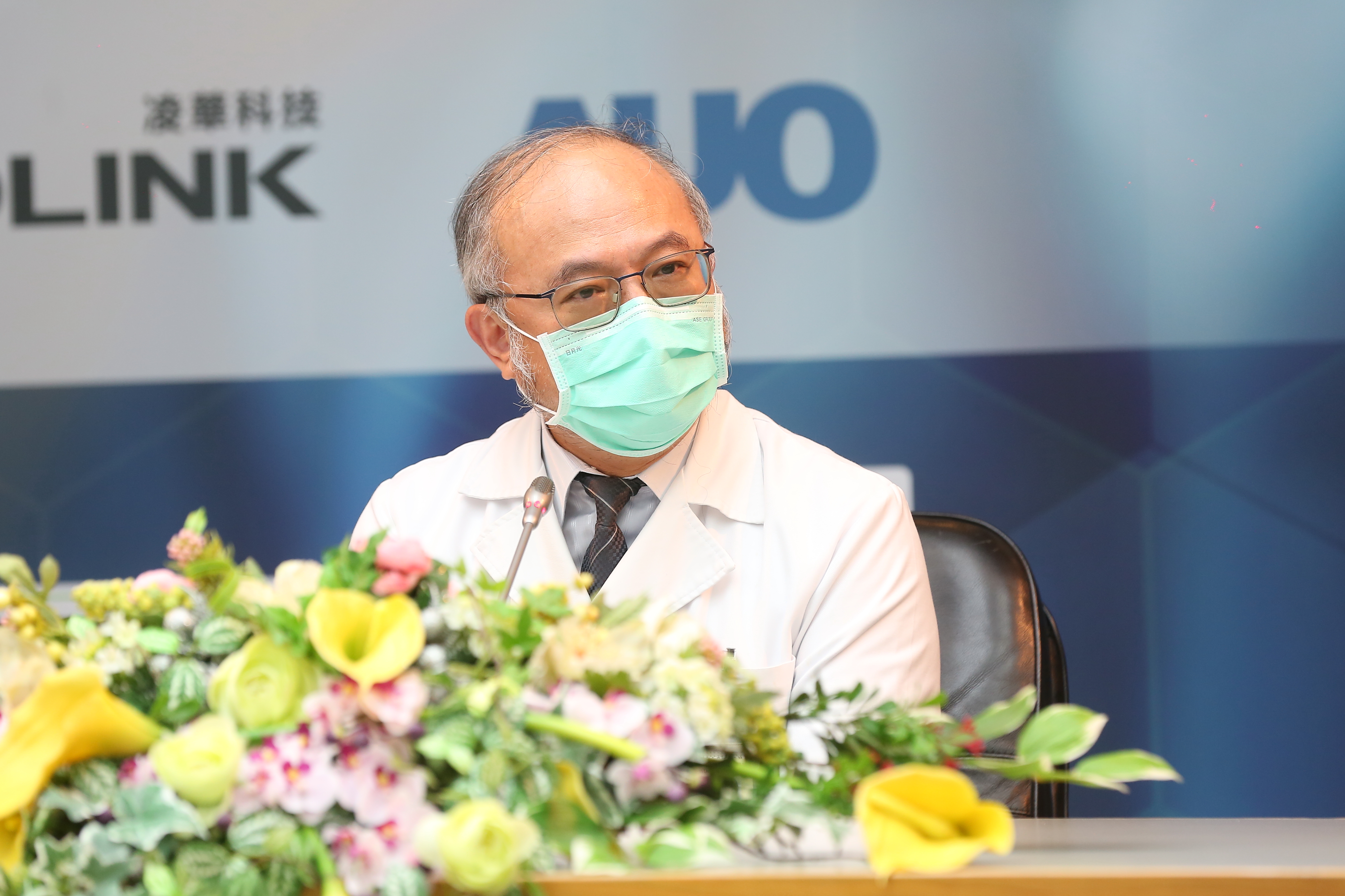 台大醫學院院長吳明賢傳已撤除葉克膜，正接受低溫治療盼恢復意識。（本刊資料照）