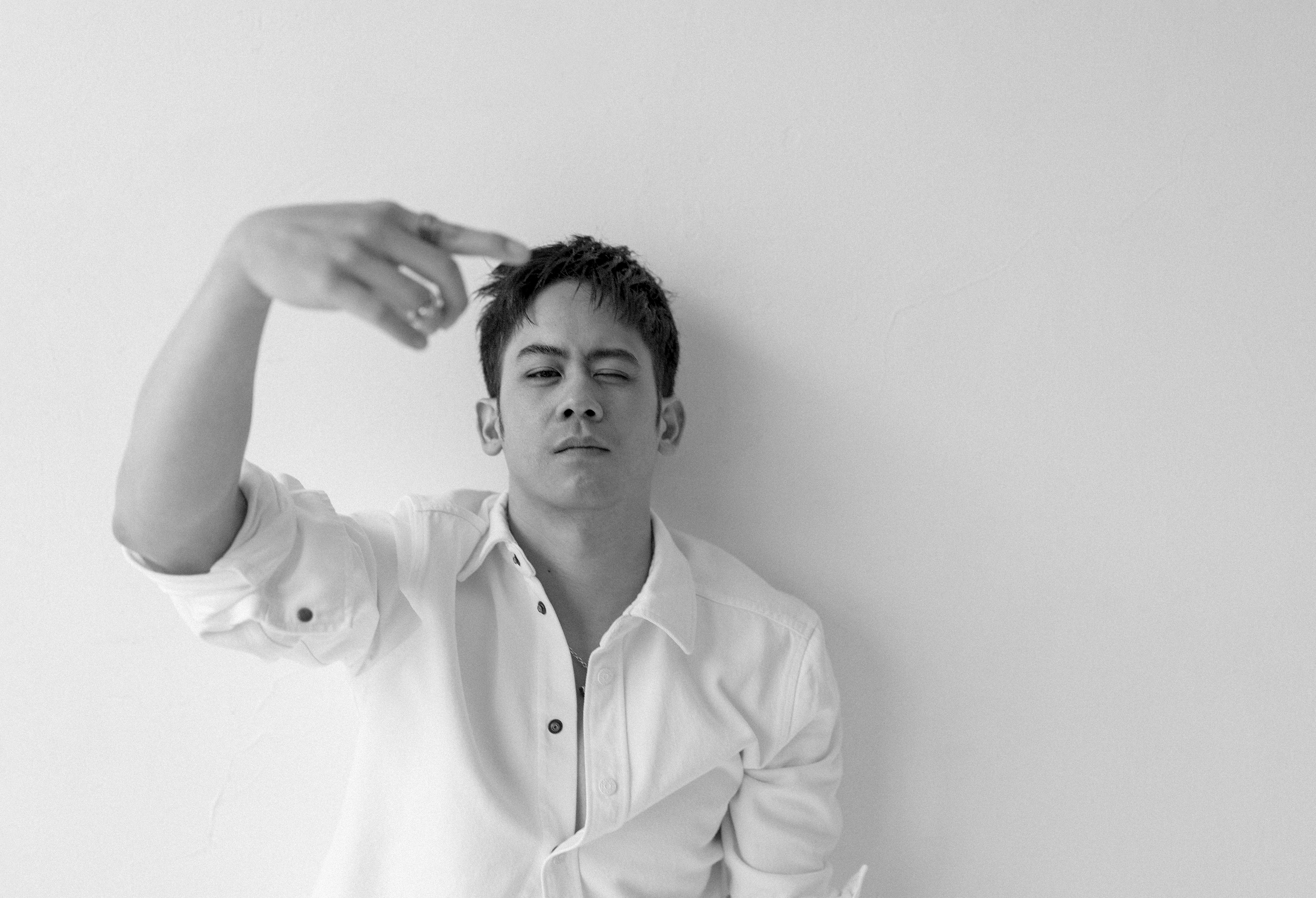 跟小孩拍戲不麻煩，因為李淳自己小時候演過戲，都是大人在忙，壓力都在別人身上。