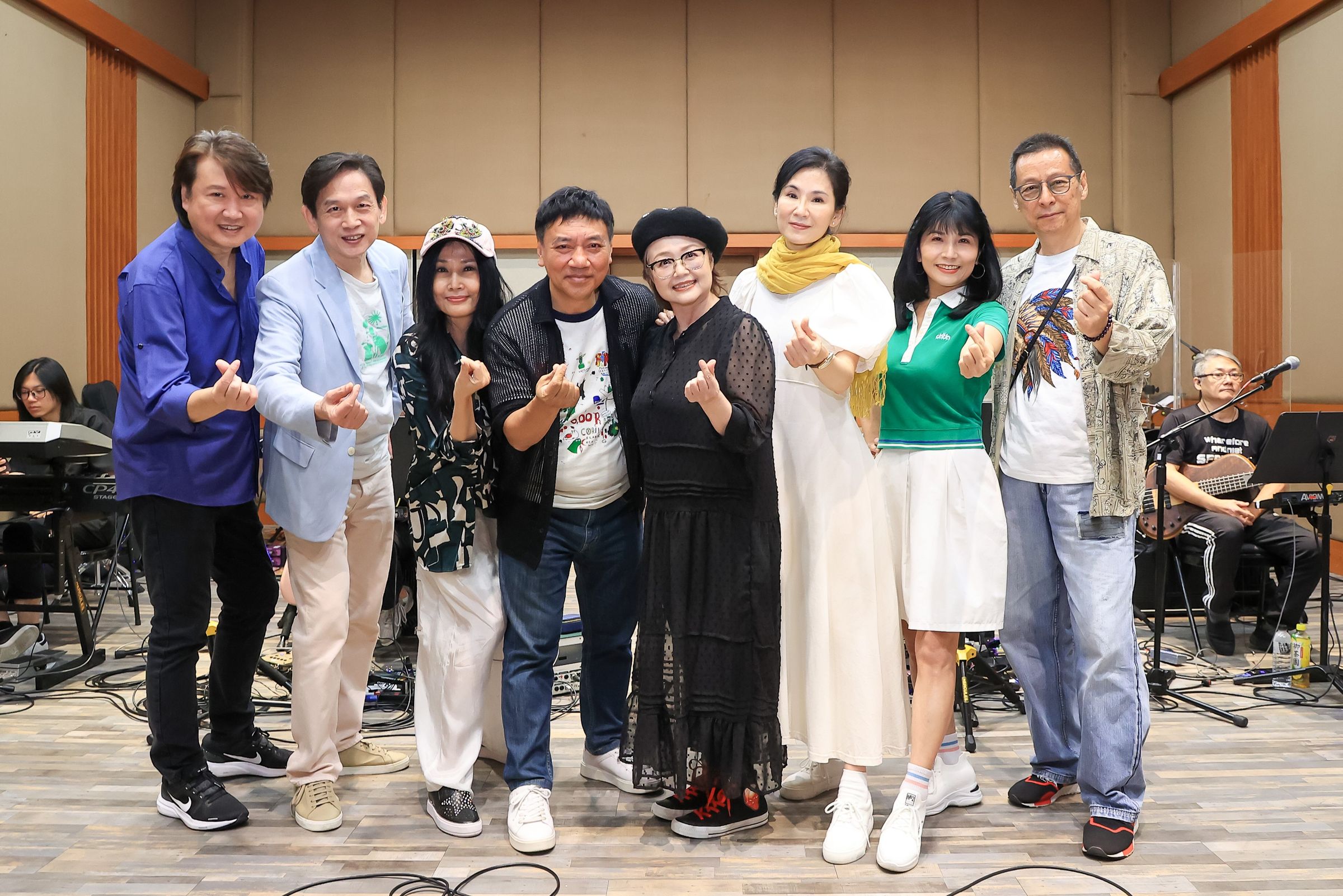 民歌「四王四后」將於5月12日在台北TICC舉辦《民歌康乃馨》演唱會。(聯合數位文創提供)