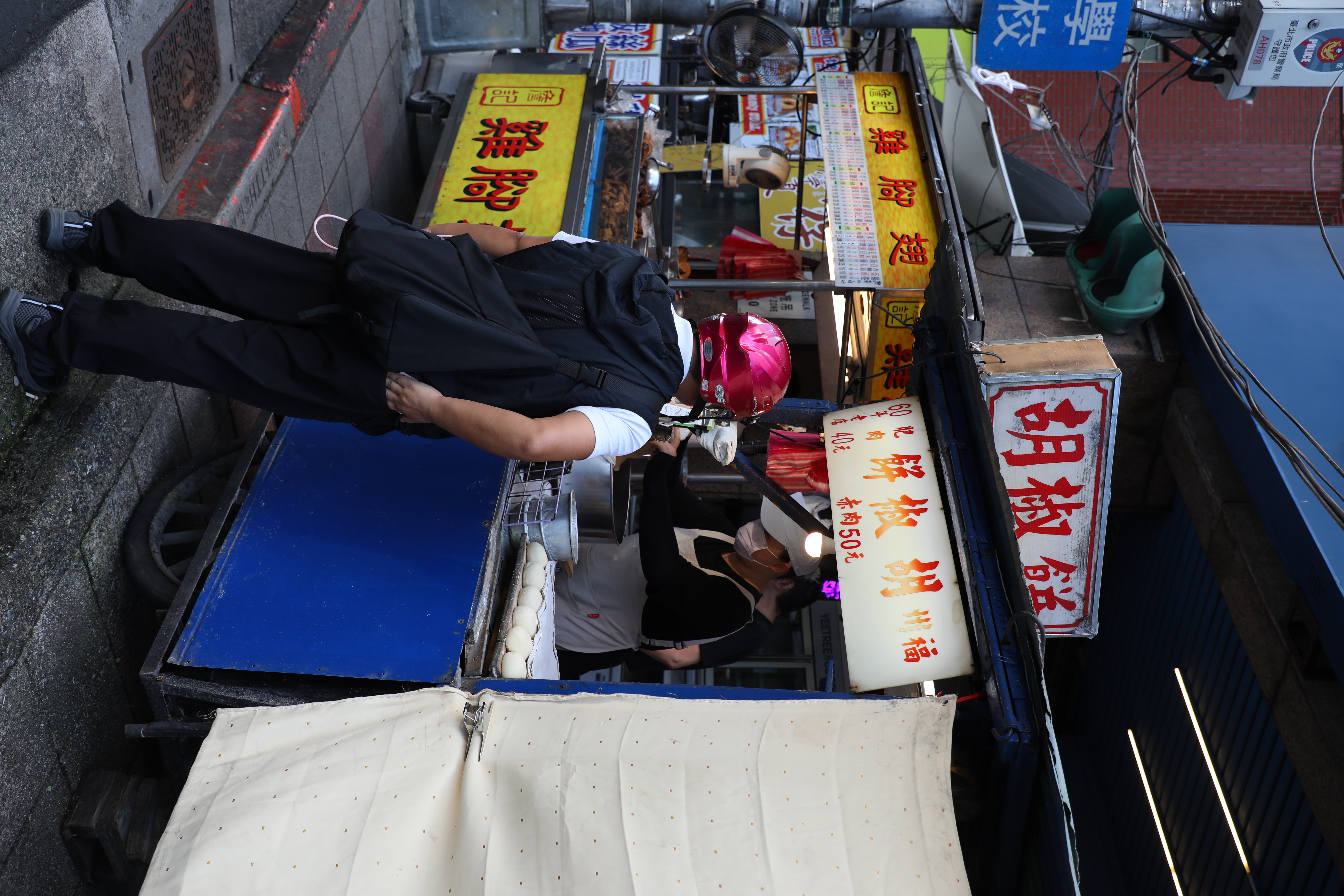 位於台北寧夏夜市的老字號「福州胡椒餅攤」已有70年歷史。