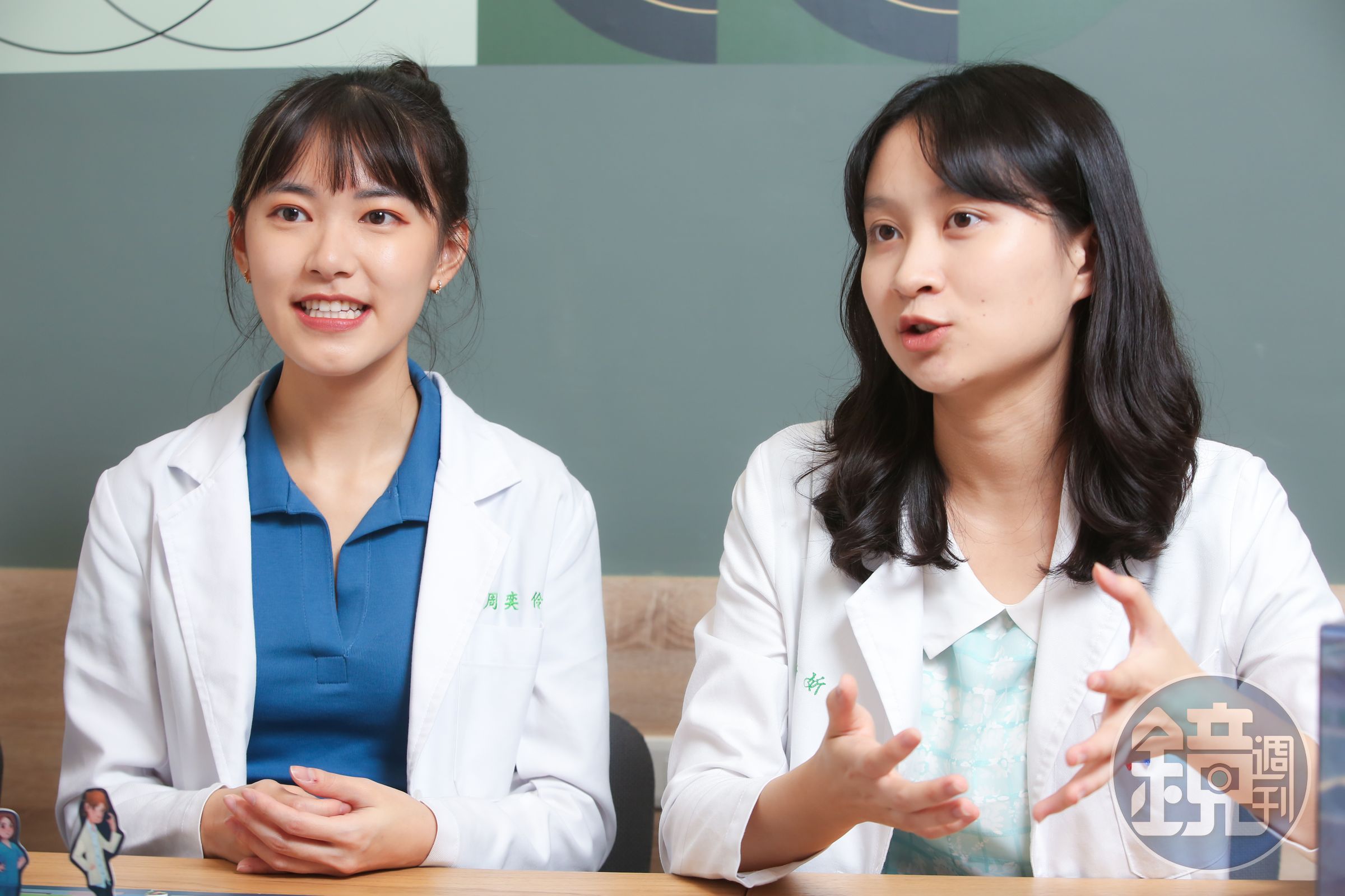 醫起玩工作室成員周奕伶（左起）、陳姸妡。