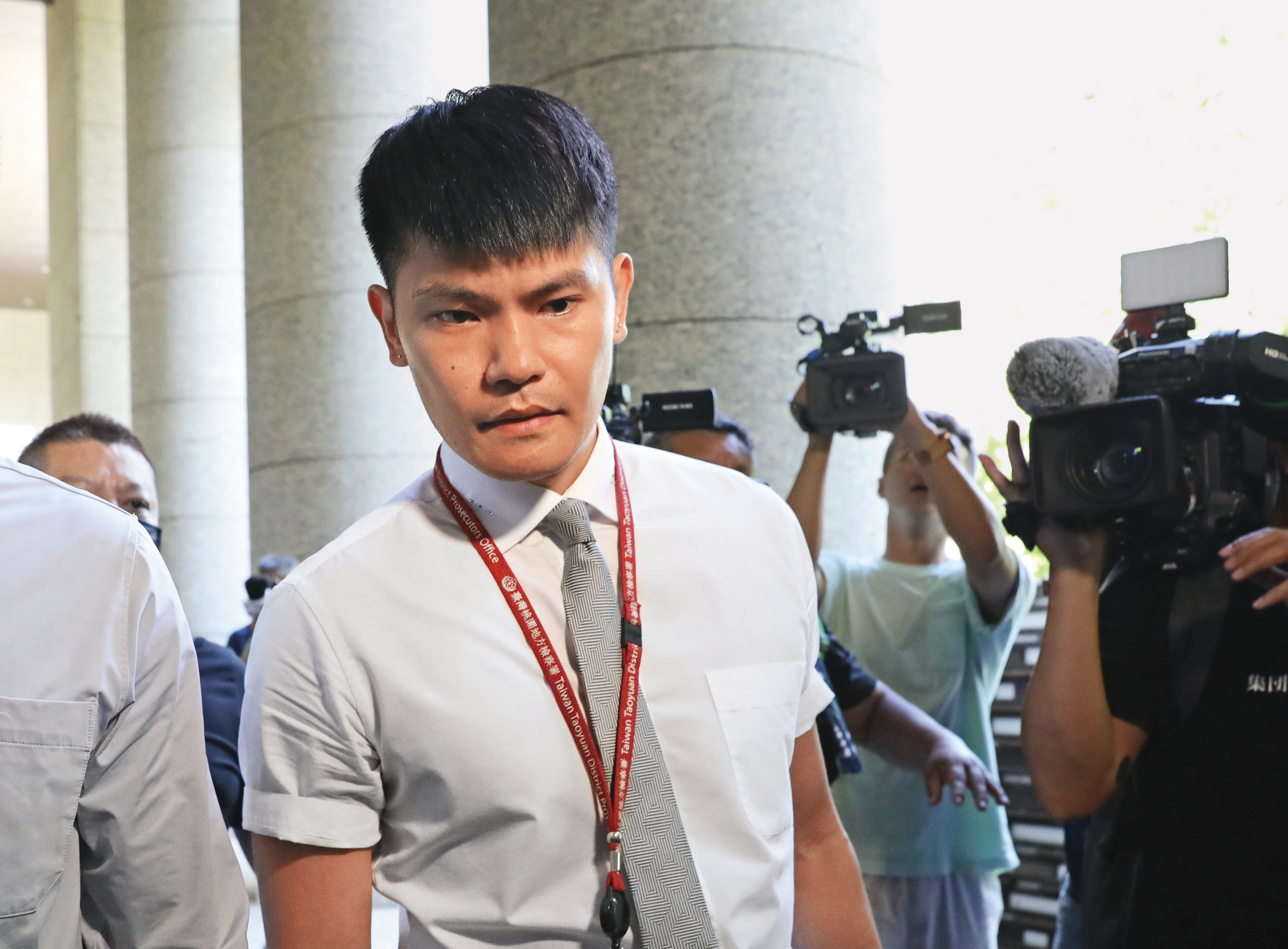 桃檢檢察官陳嘉義又被爆出開庭未告知當事人權利，關鍵光碟錄音卻離奇被消音。