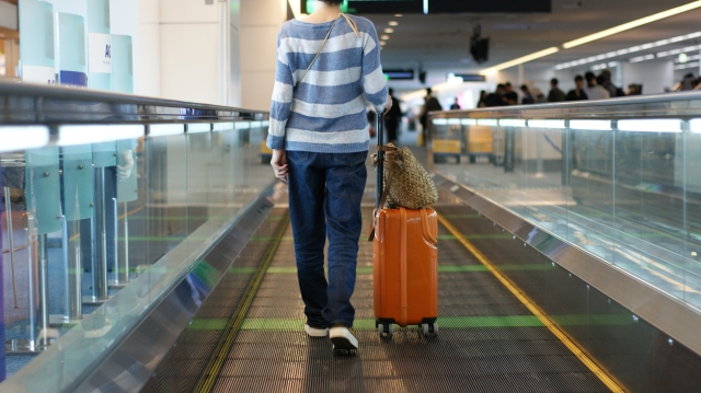 越南籍妻子返鄉探親一去不回,人夫阿良持續匯錢給老婆,對方卻拒絕回台。(示意圖,photoAC)