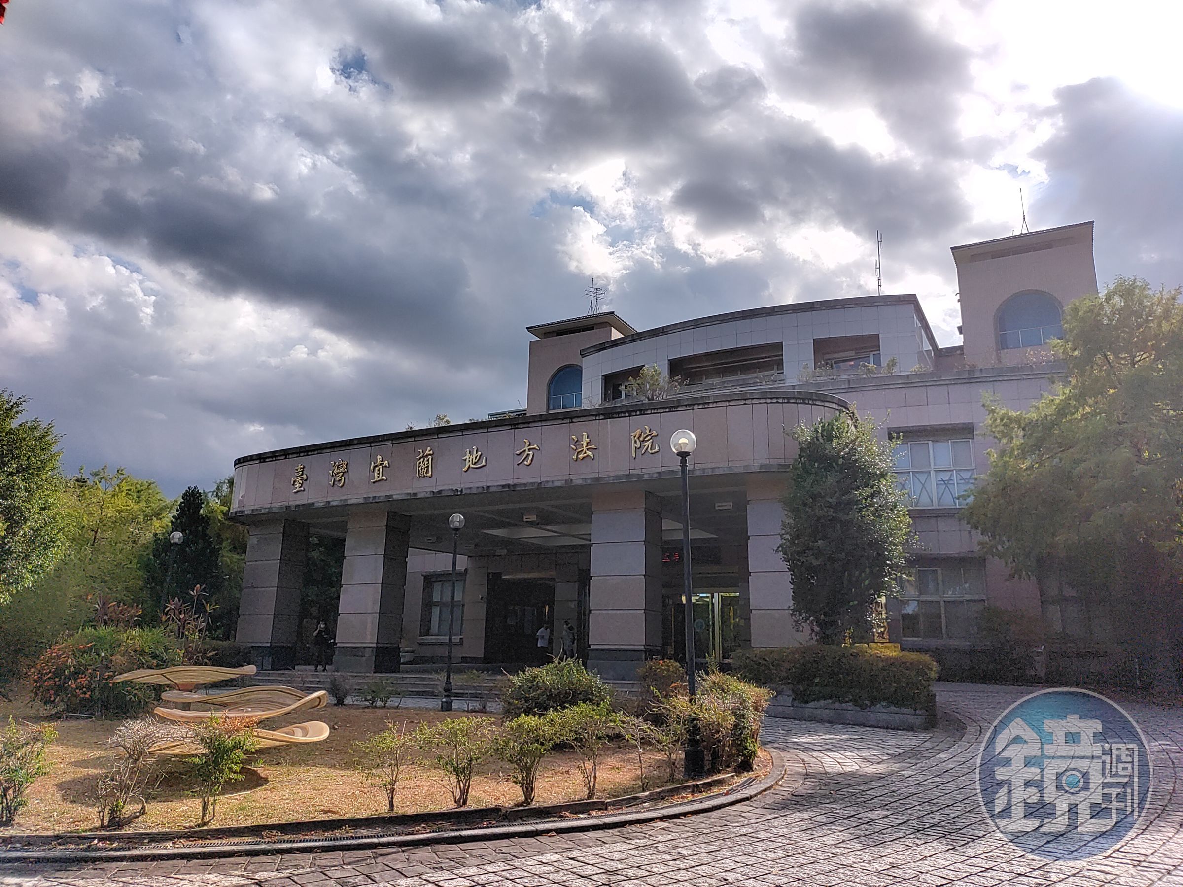 宜蘭一名高職生在上課期間持刀刺同學,訊後遭法院裁定收容。(資料照)