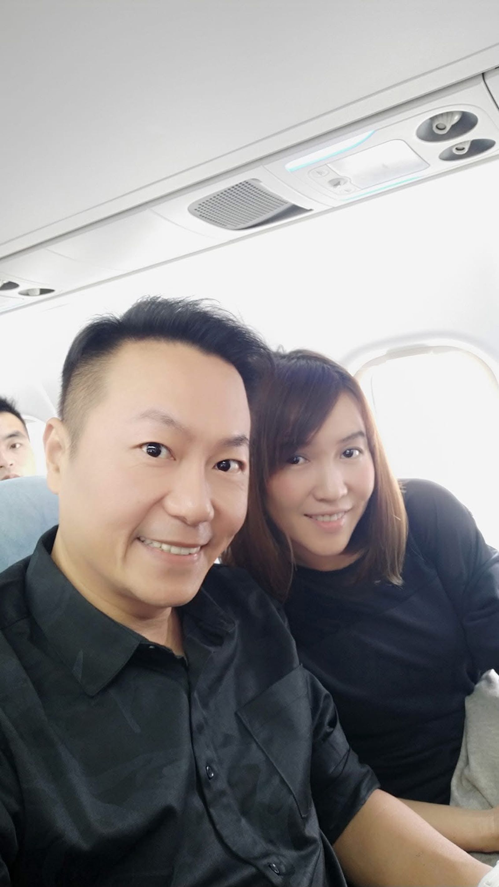 張克帆的妻子雙兒是一位才貌兼備的畫家。（翻攝自張克帆臉書）