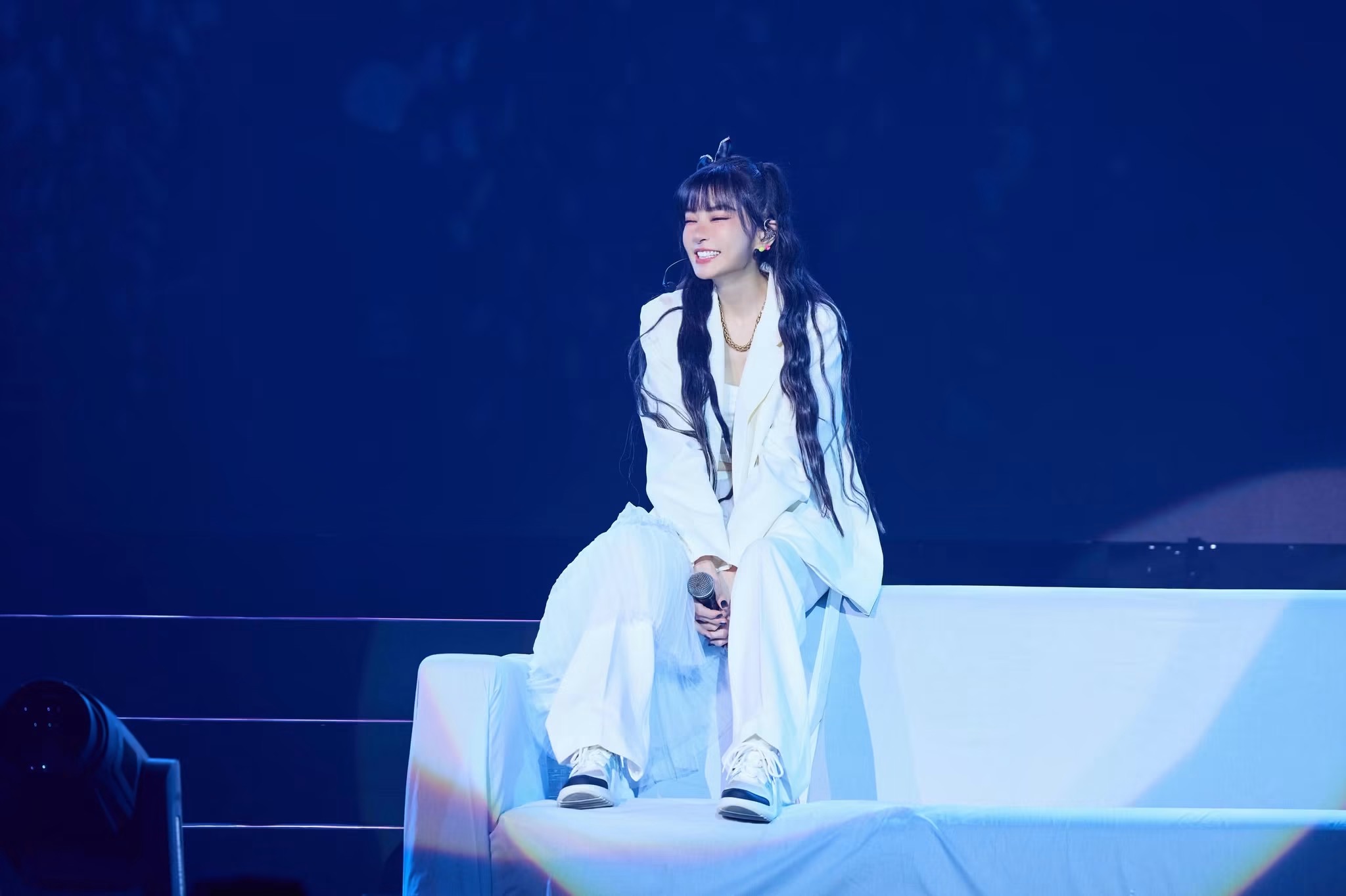 謝金燕穿百褶裙秀逆天長腿 少女感上身