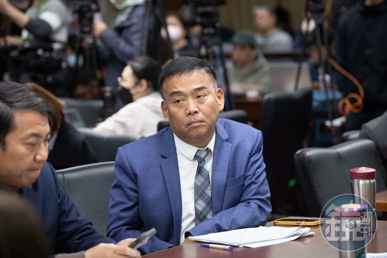 國民黨組發會副主委黃碧雲認了交代抄寫名冊，屏東地院指出「共犯」盧縣一等人尚未到案，因此裁定黃碧雲羈押禁見。（圖／鏡週刊）