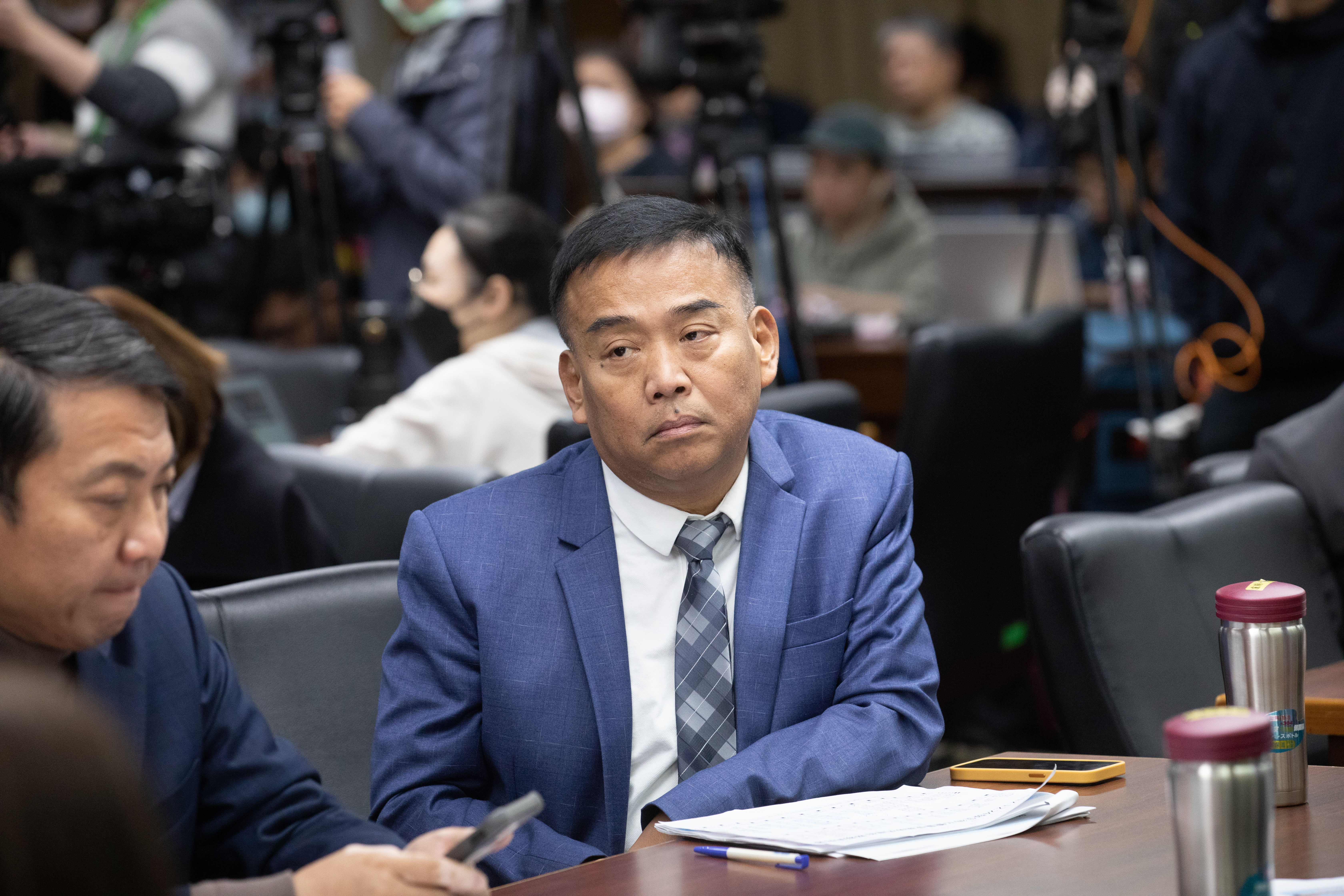 國民黨組發會副主委黃碧雲認了交代抄寫名冊，屏東地院指出「共犯」盧縣一等人尚未到案，因此裁定黃碧雲羈押禁見。（本刊資料照）