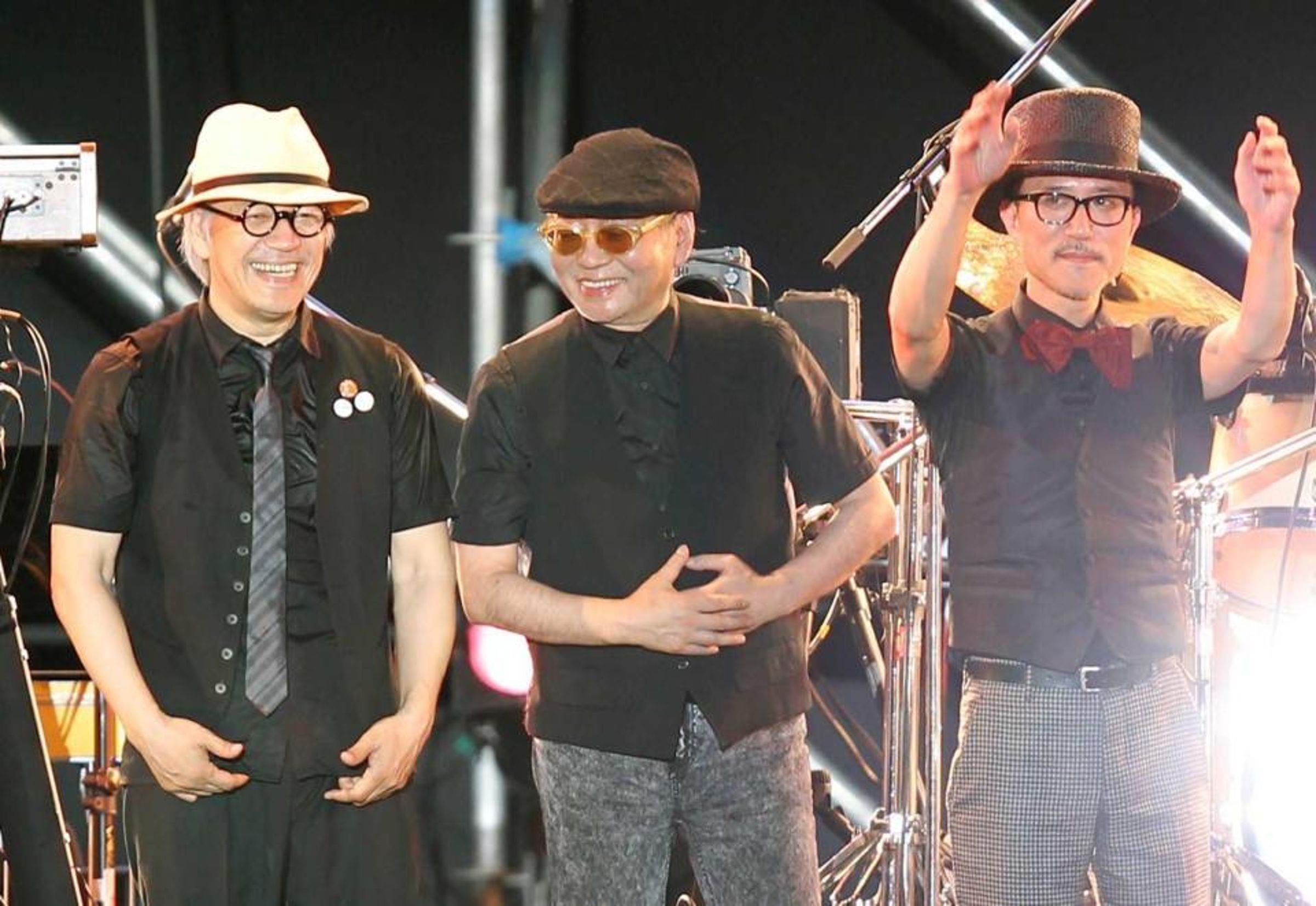 細野晴臣（中）和坂本龍一（左）、高橋幸宏組成「黃色魔術交響樂團」，獨特的音樂風格為當時的日本樂壇帶來新氣象。（翻攝自每日體育報）