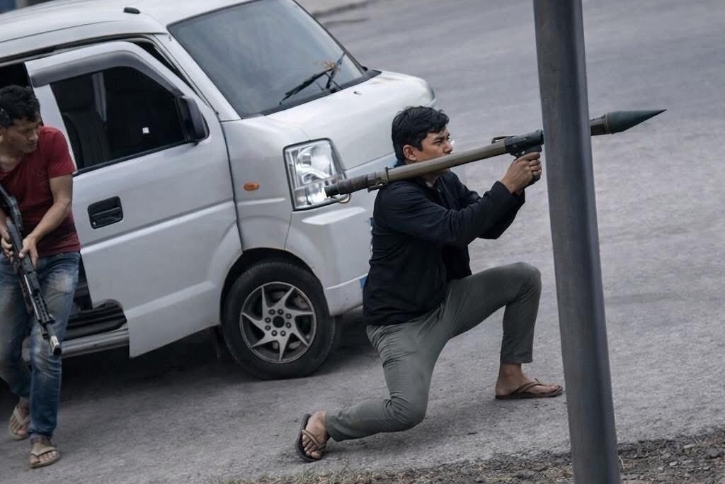 菲律賓市長阿克馬安帕端,遭到埋伏的武裝歹徒持「火箭推進榴彈」近距離轟炸。(翻攝自@shadiekids X)