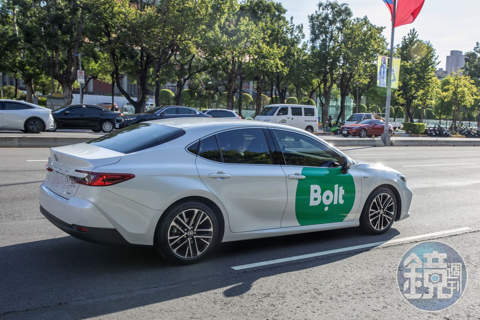 Bolt乘客於台64線下車遭4車連撞 揭叫車平台與車隊管理之省思