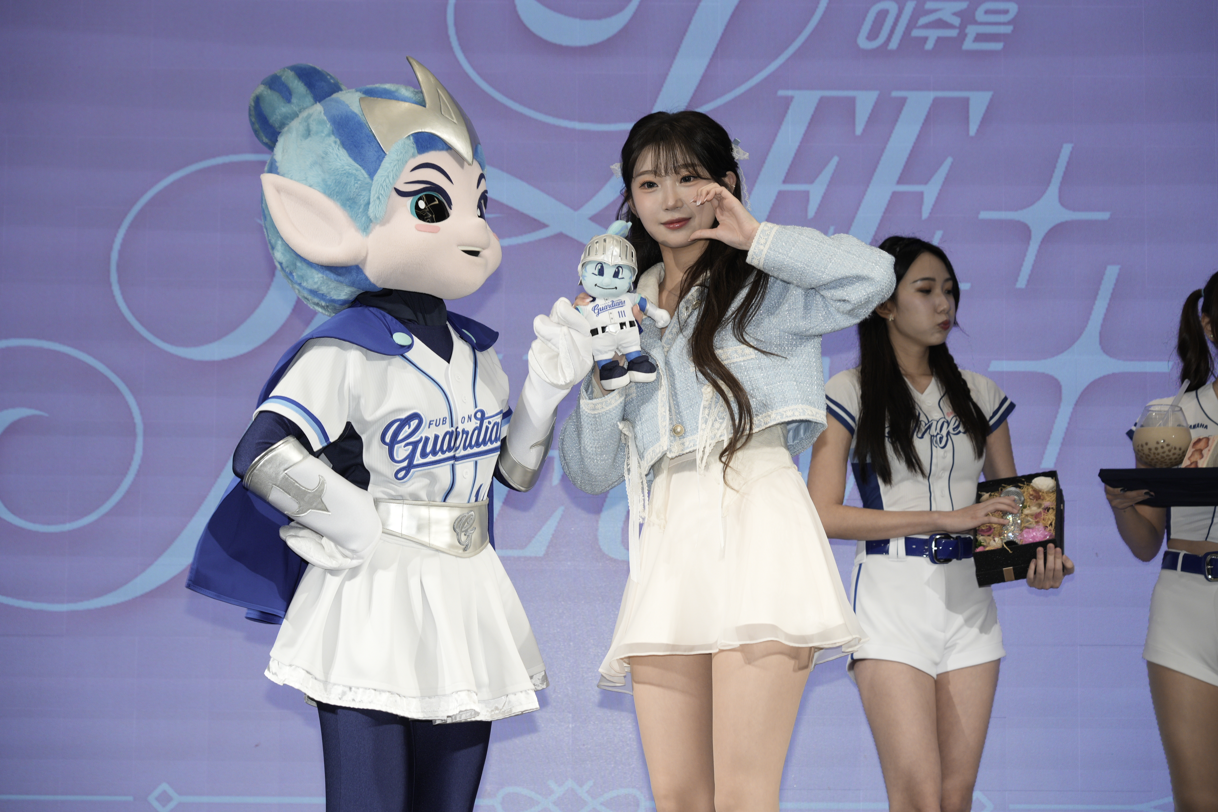 李珠珢媒體見面會跟大家用台語打招呼。