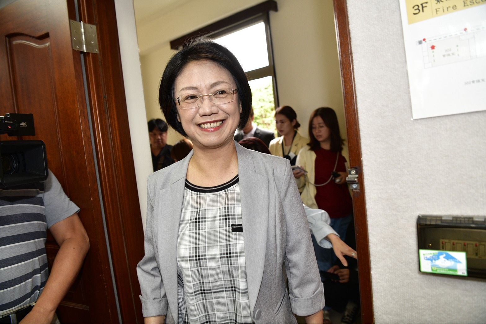 卸任司法委員會召委「如釋重負」 翁曉玲:我罵民進黨不需向任何人請示
