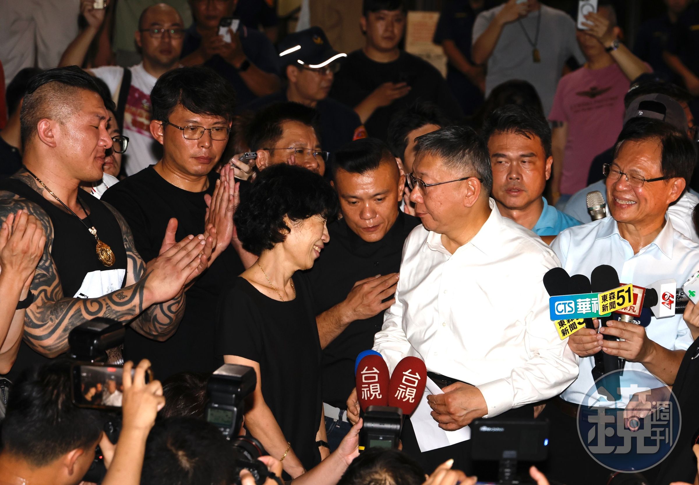 法官認定柯文哲對京華城容積變更違法一事不知情，裁定無保請回，引發議論。