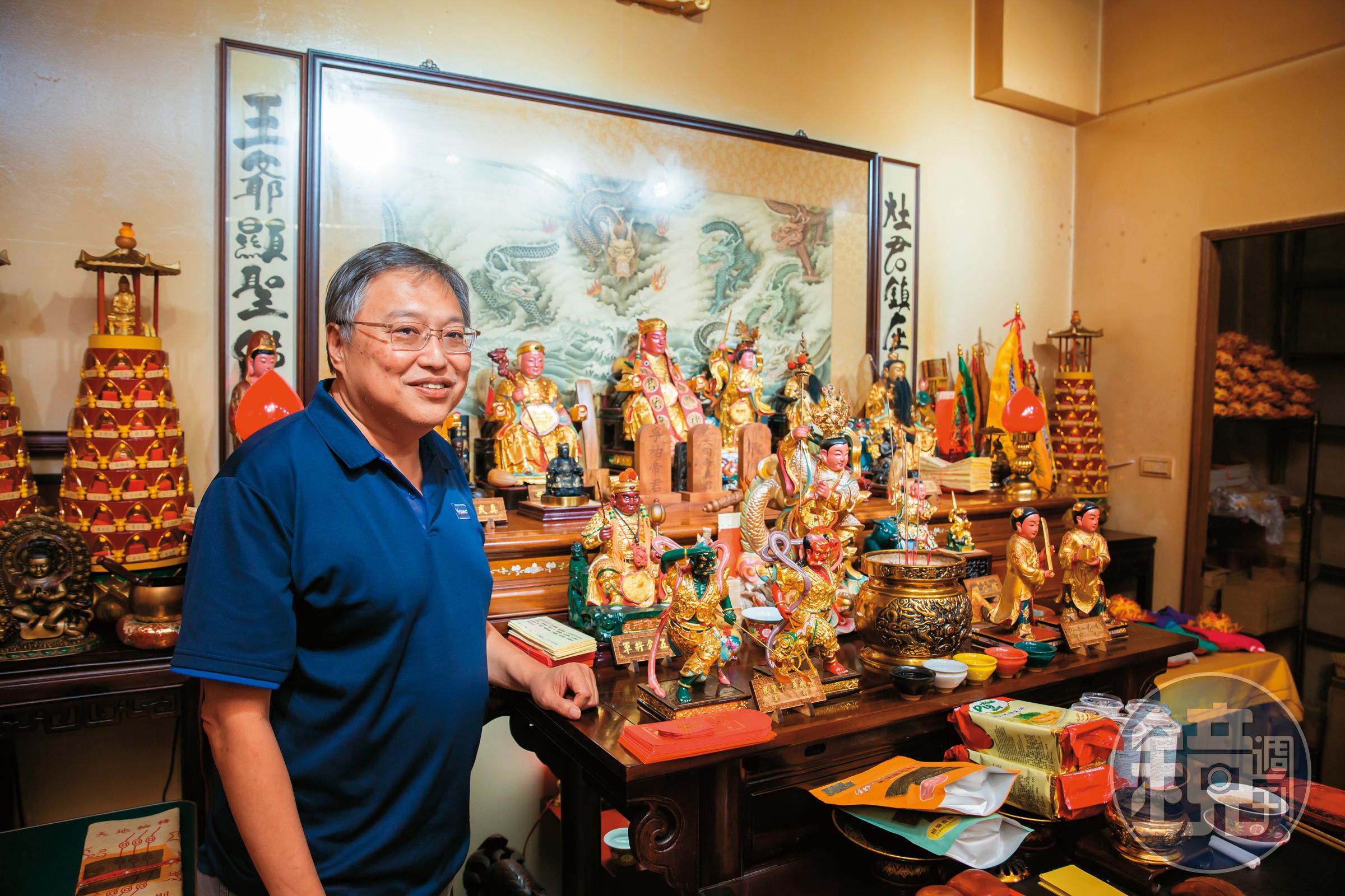 王聲文的文新道場主要供奉司命真君（灶神），他說，道場做的事也是安撫人心。