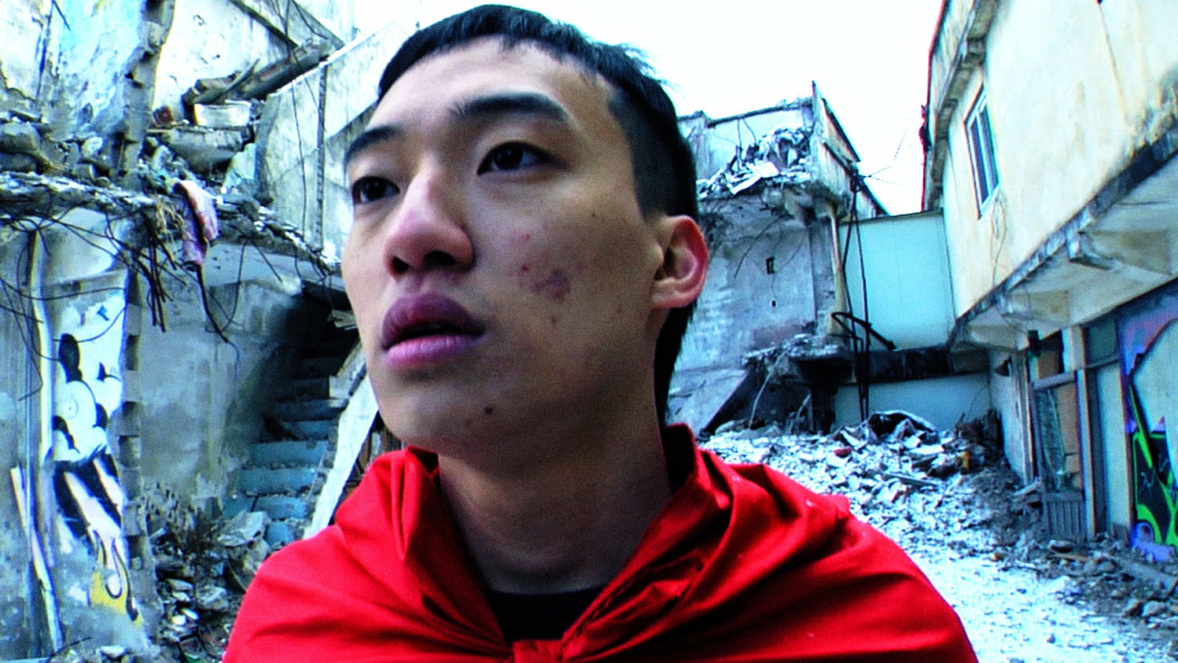 韓國導演韓昌綠(HAN Chang-lok)《衝.衝.衝》(Funky Freaky Freaks)以粗礪手持影像直擊校園霸凌與深偽犯罪下的失序青春。(台北電影節提供)