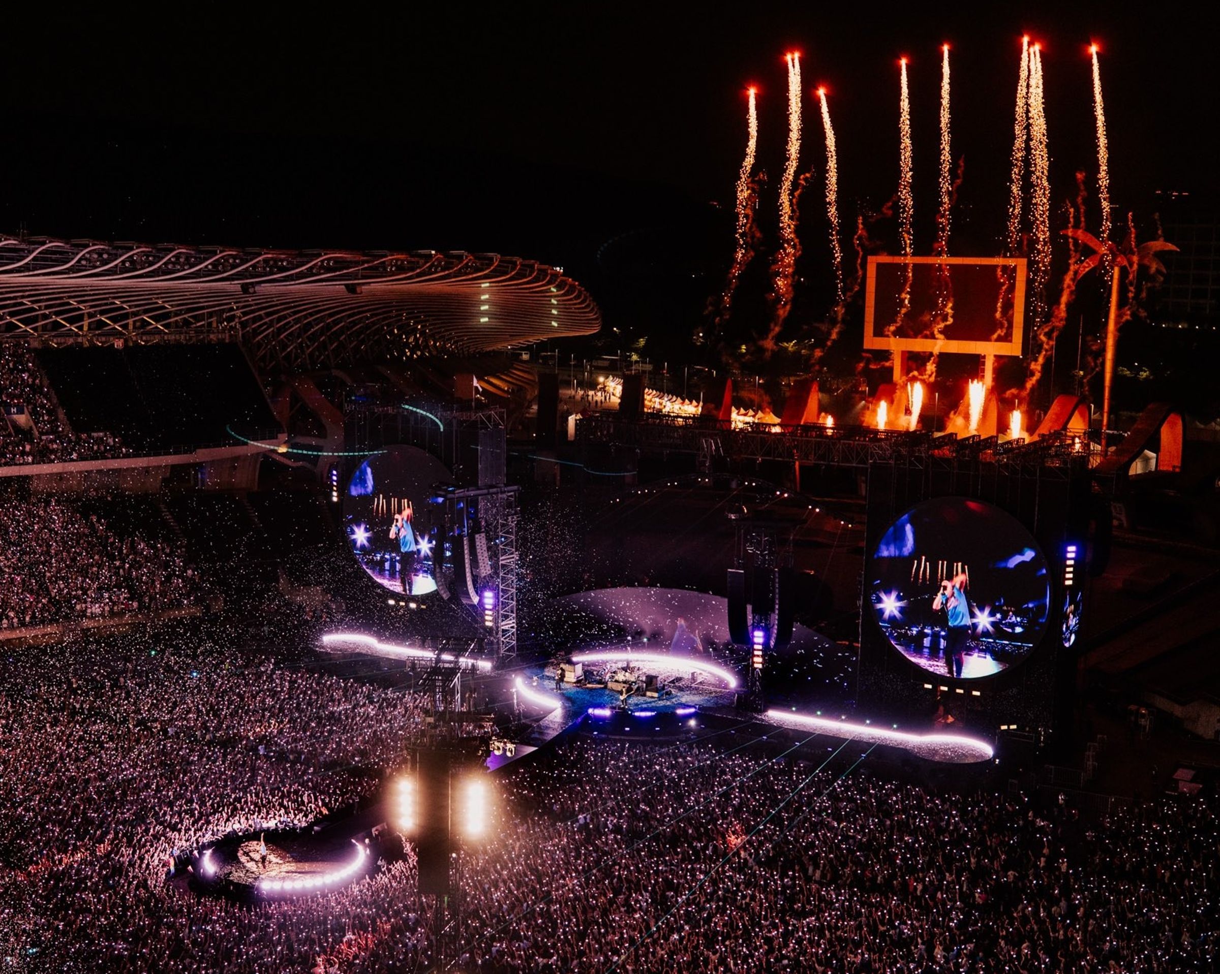 去年11月，在容納八萬人的高雄體育場舉辦的Coldplay演唱會，指名必應硬體統籌。（翻攝Coldplay Twitter）