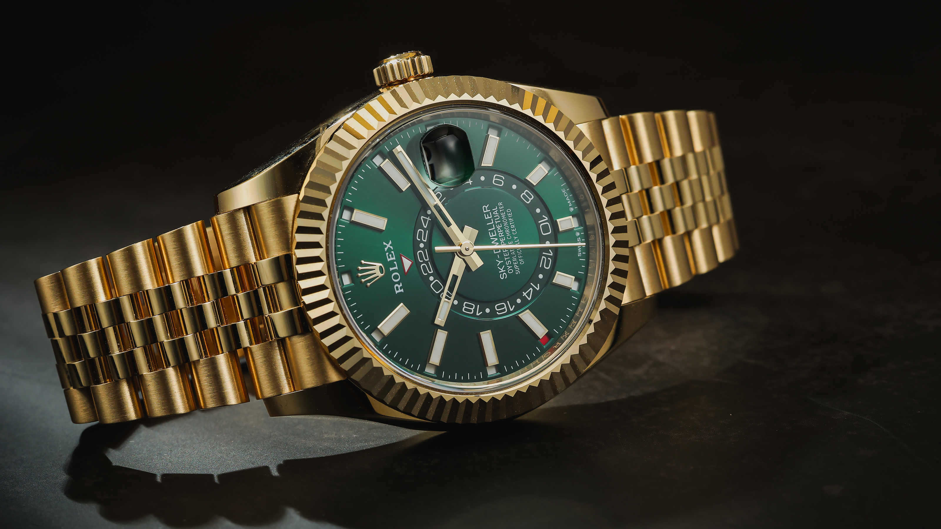 受到近期國際金價大幅上漲的影響，勞力士今年的貴金屬款式漲價幅度最高達14%，相較之下比不鏽鋼、半金及鈦金屬款的漲幅來得更有感。