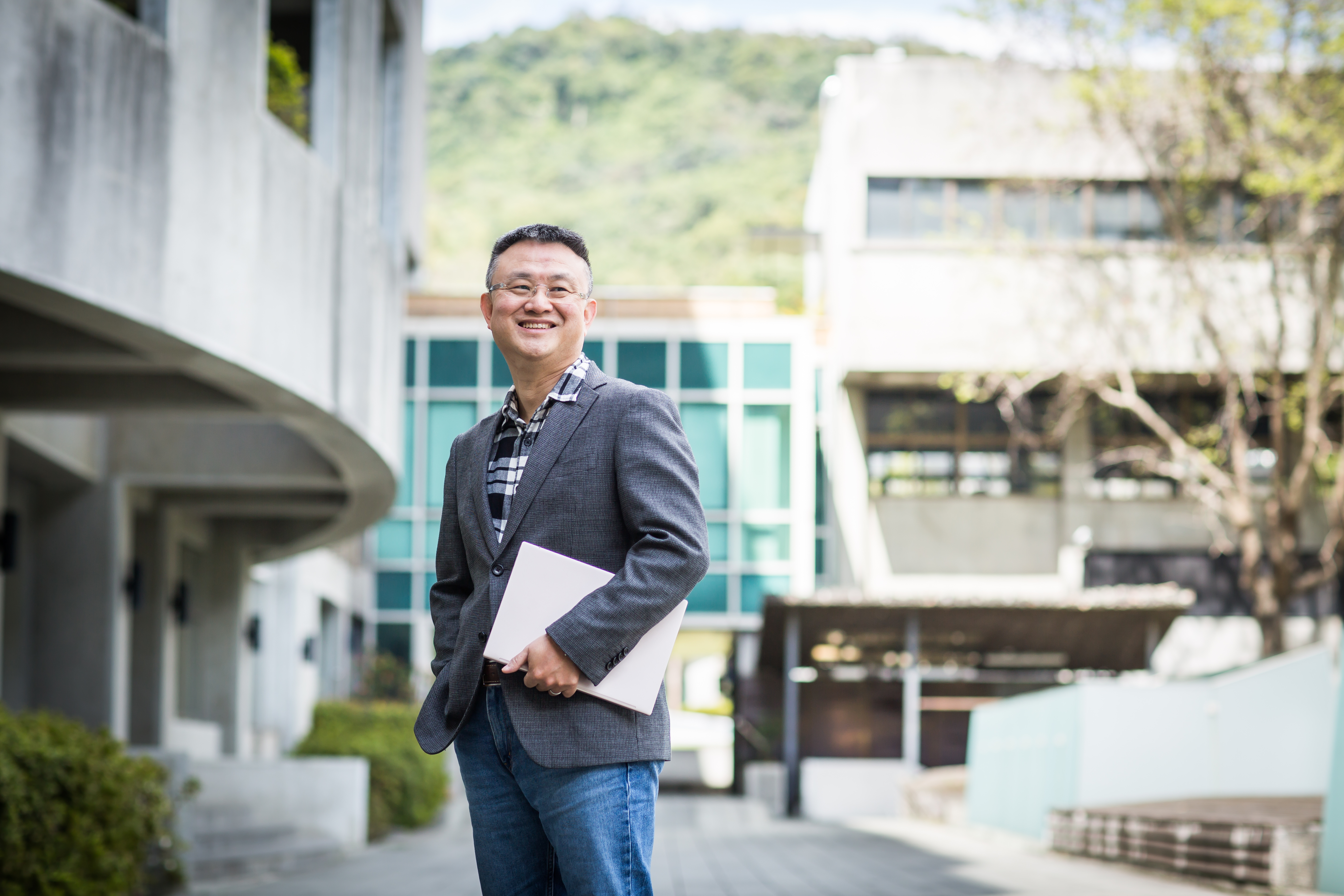 財經名師朱岳中認為，主動式ETF最大好處在經理人能適時調節，管理風險。