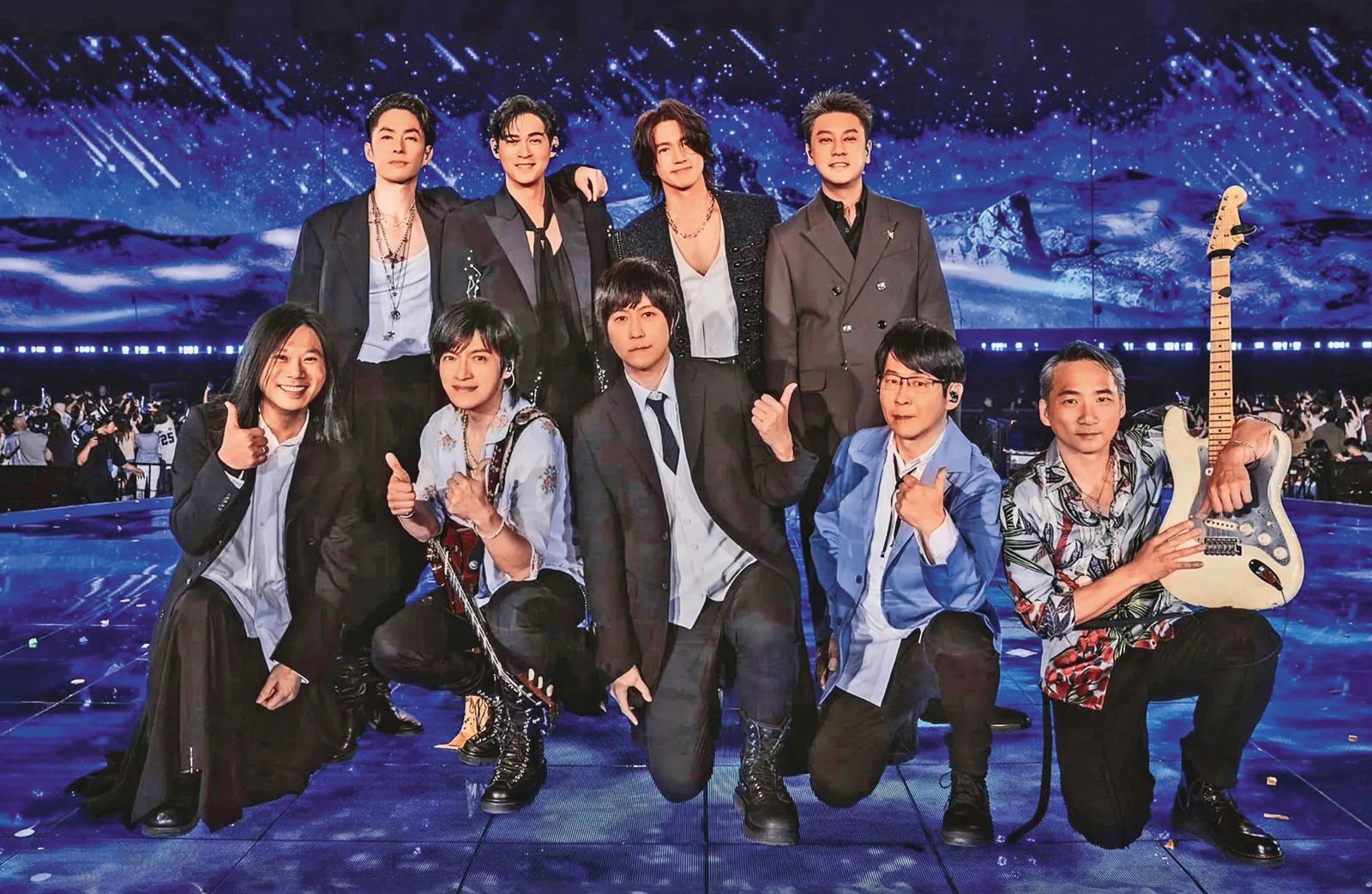 F4（後排）因在五月天（前排）演唱會上合體掀起討論。 （翻攝自周渝民臉書）