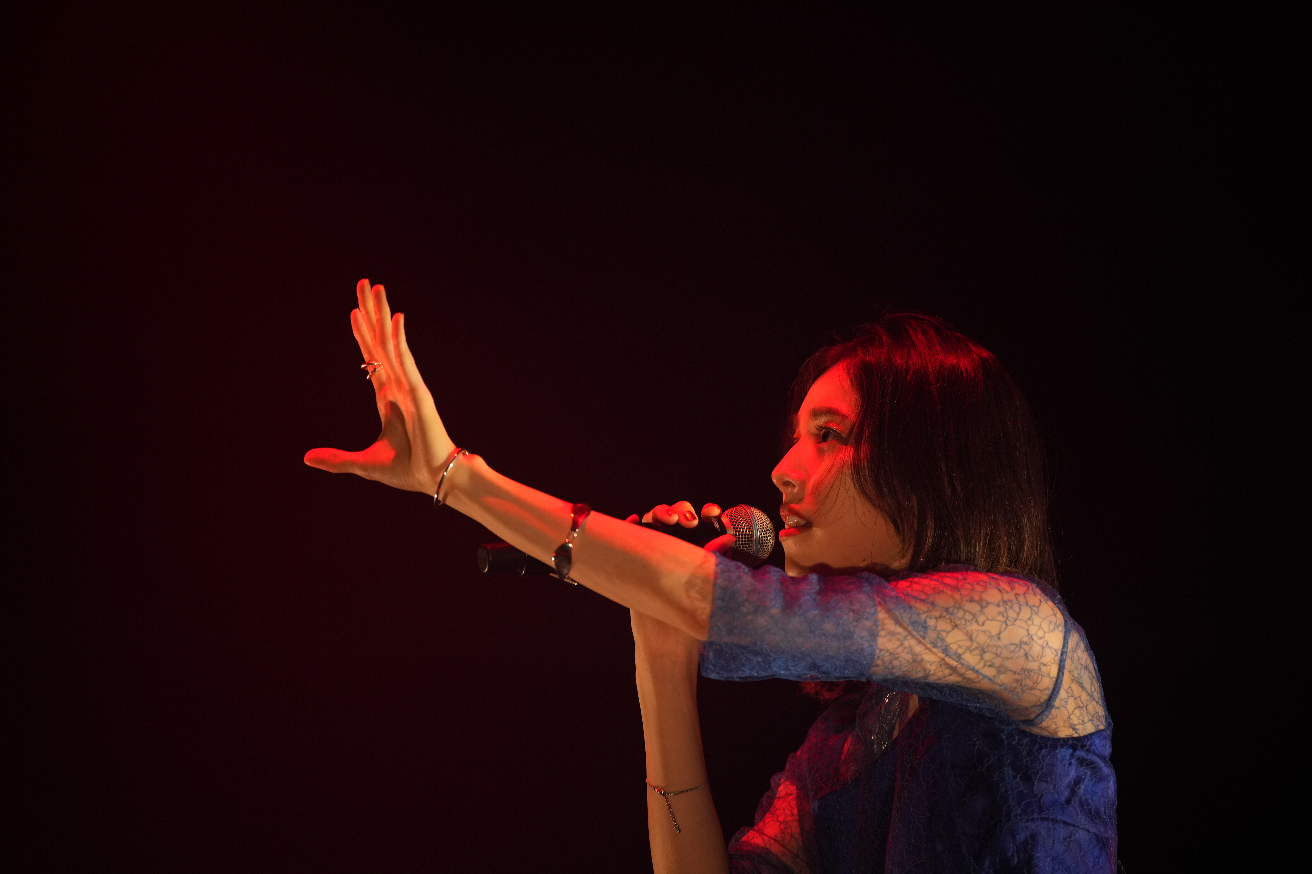 milet開唱戴隱形眼鏡把歌迷看得一清二楚。（大鴻藝術提供）