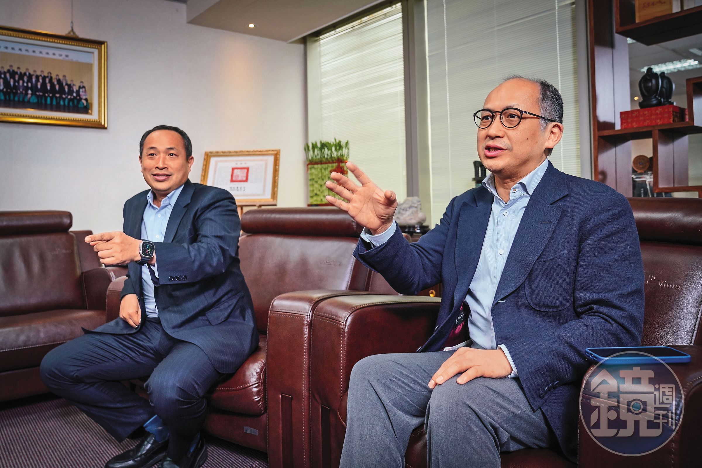 耐斯集團陳家兄弟一開始挺公股,但沒想到改選之後,與公股董事長張兆順意見相左。圖為陳冠舟(右)與陳冠如(左)兄弟。