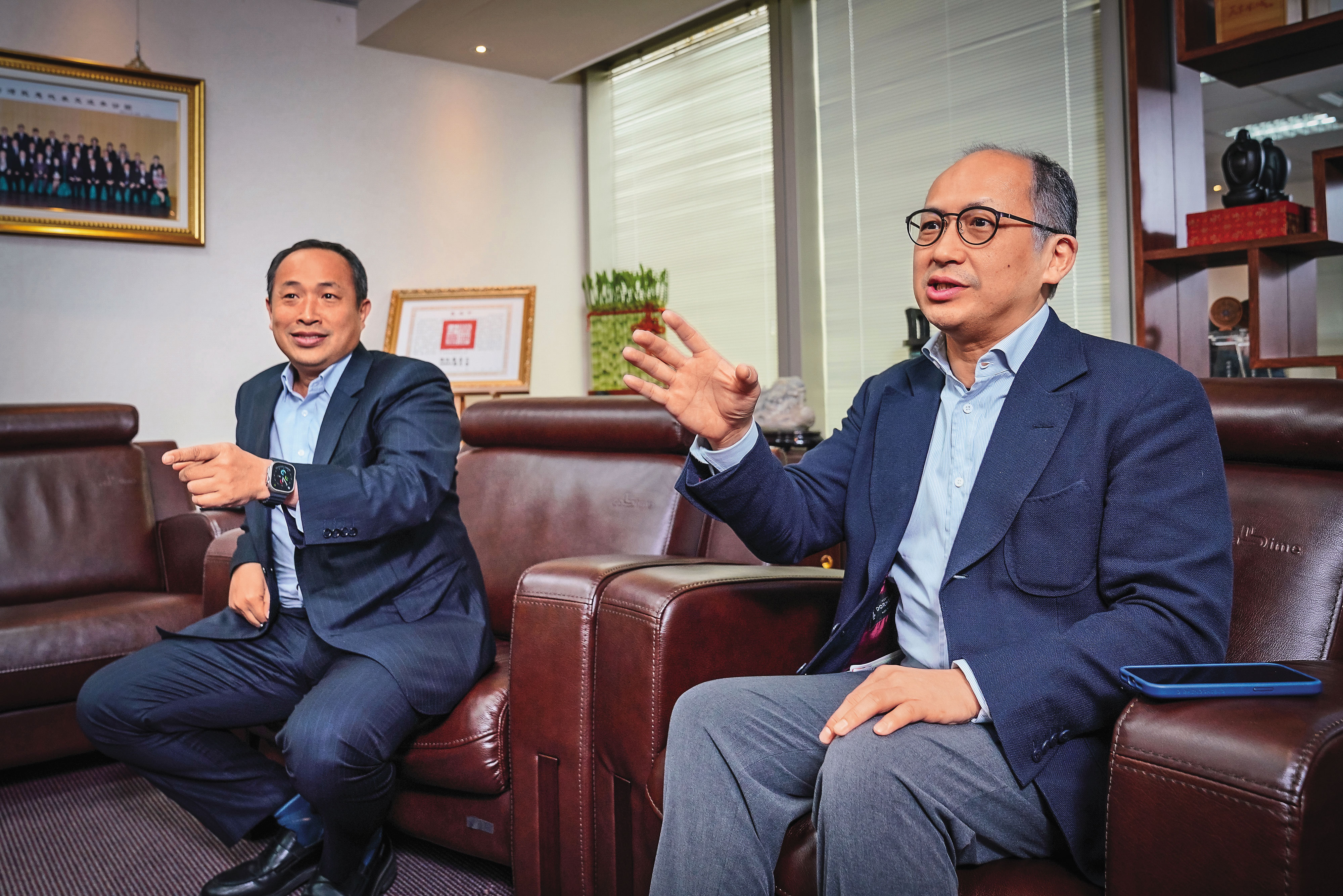 耐斯集團陳家兄弟一開始挺公股,但沒想到改選之後,與公股董事長張兆順意見相左。圖為陳冠舟(右)與陳冠如(左)兄弟。