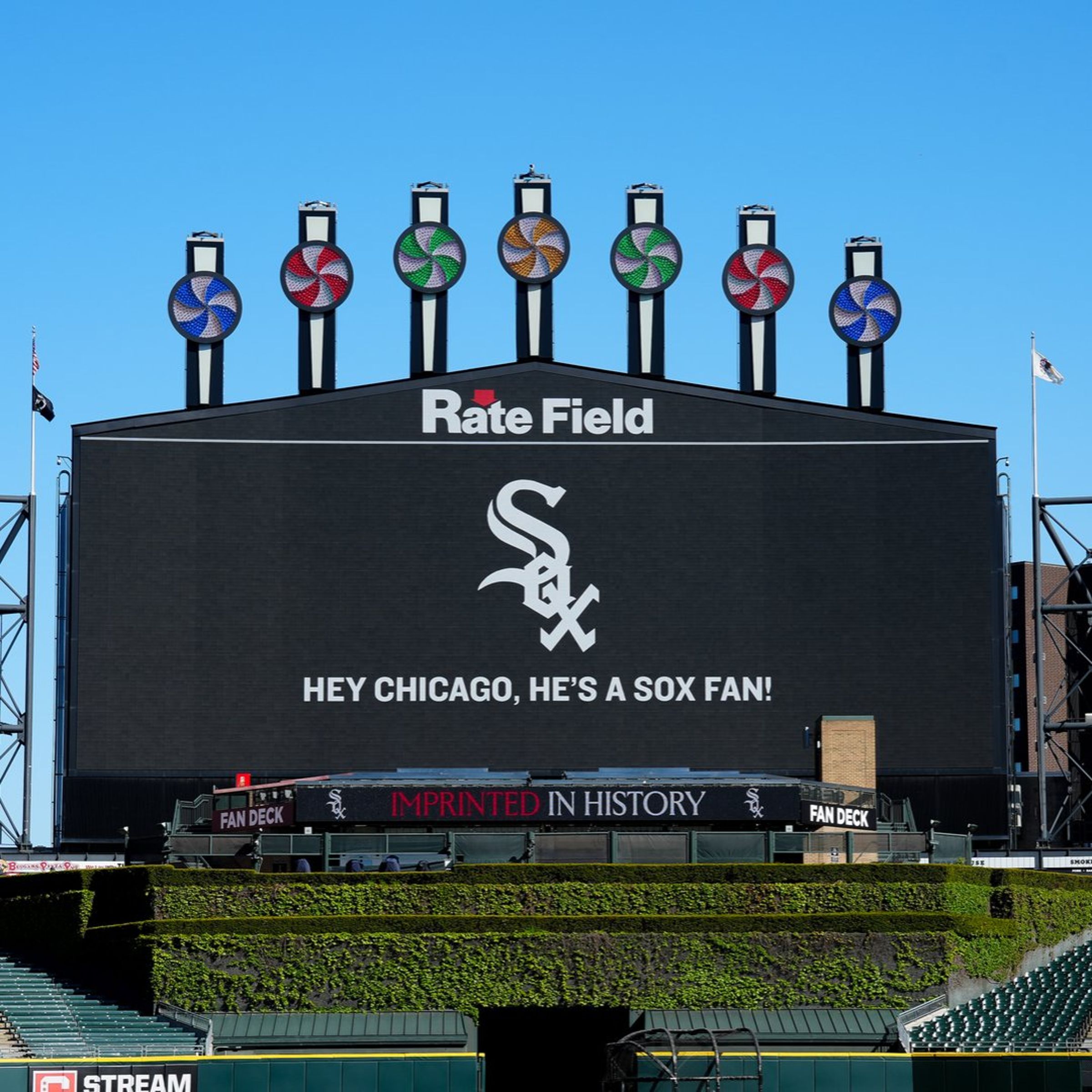 白襪也在球場向世界澄清，新任教宗是白襪迷。（翻攝自X@whitesox）