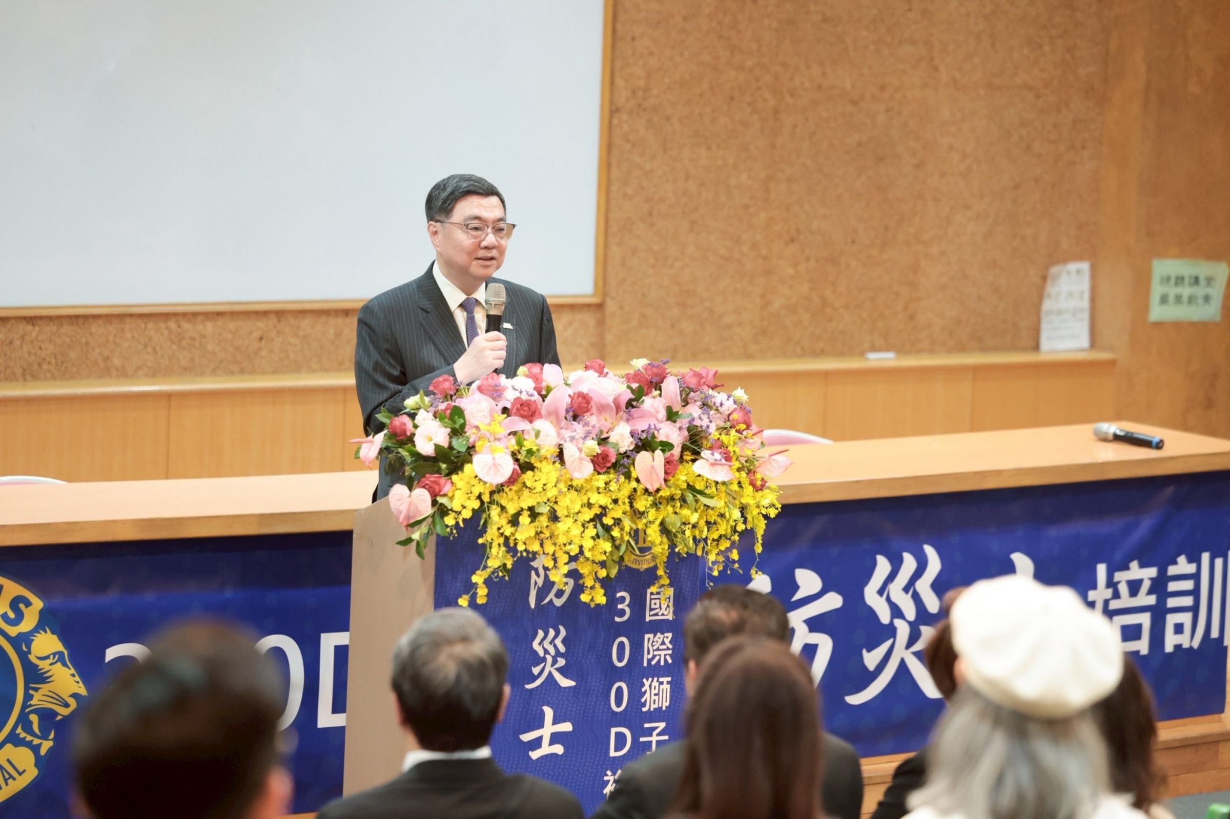 卓榮泰今天曝「油價原本應漲15元」。（取自行政院官網）